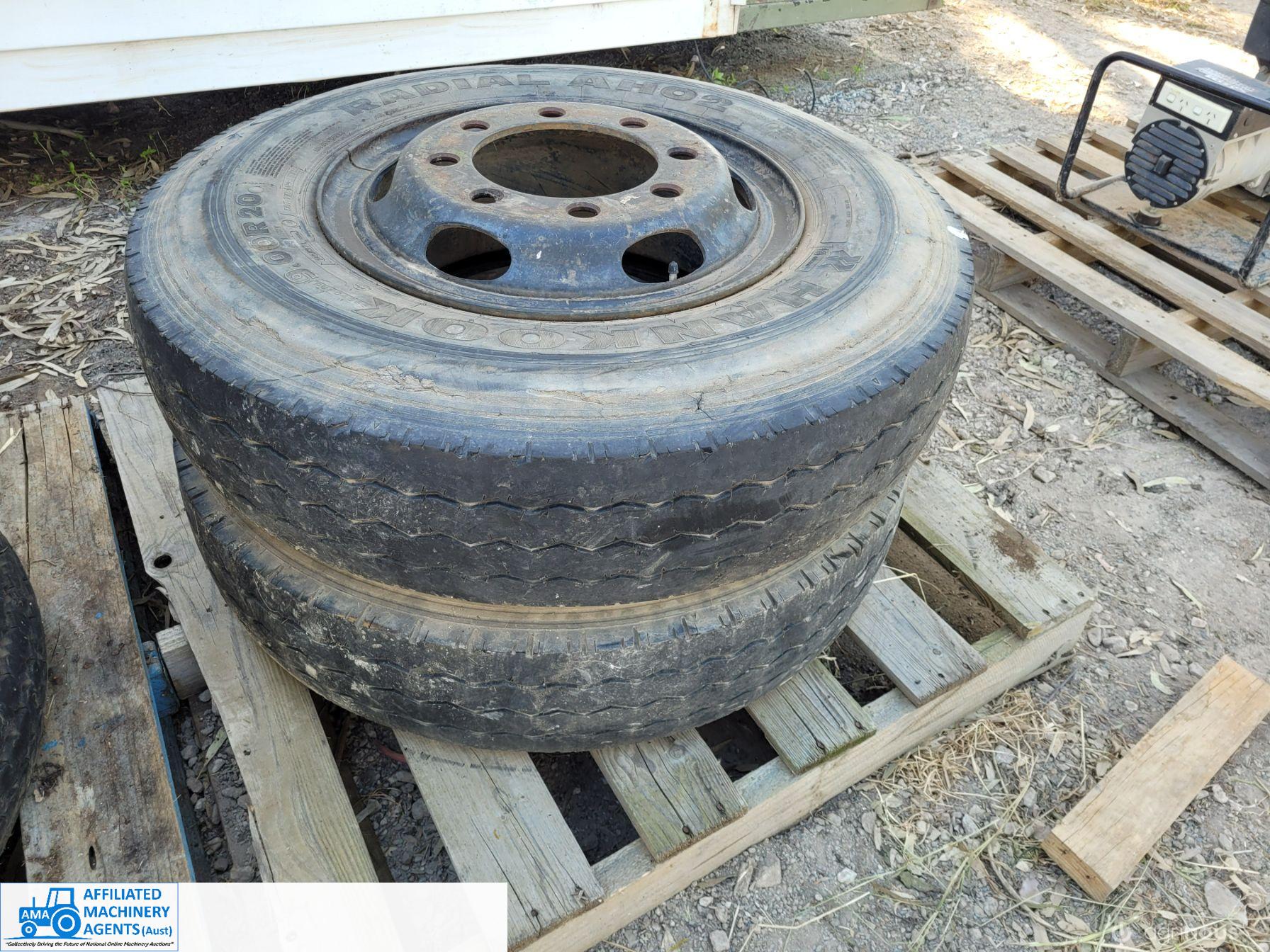 2x Mitsubishi Truck Wheels 9.00-R20 - photo 2
