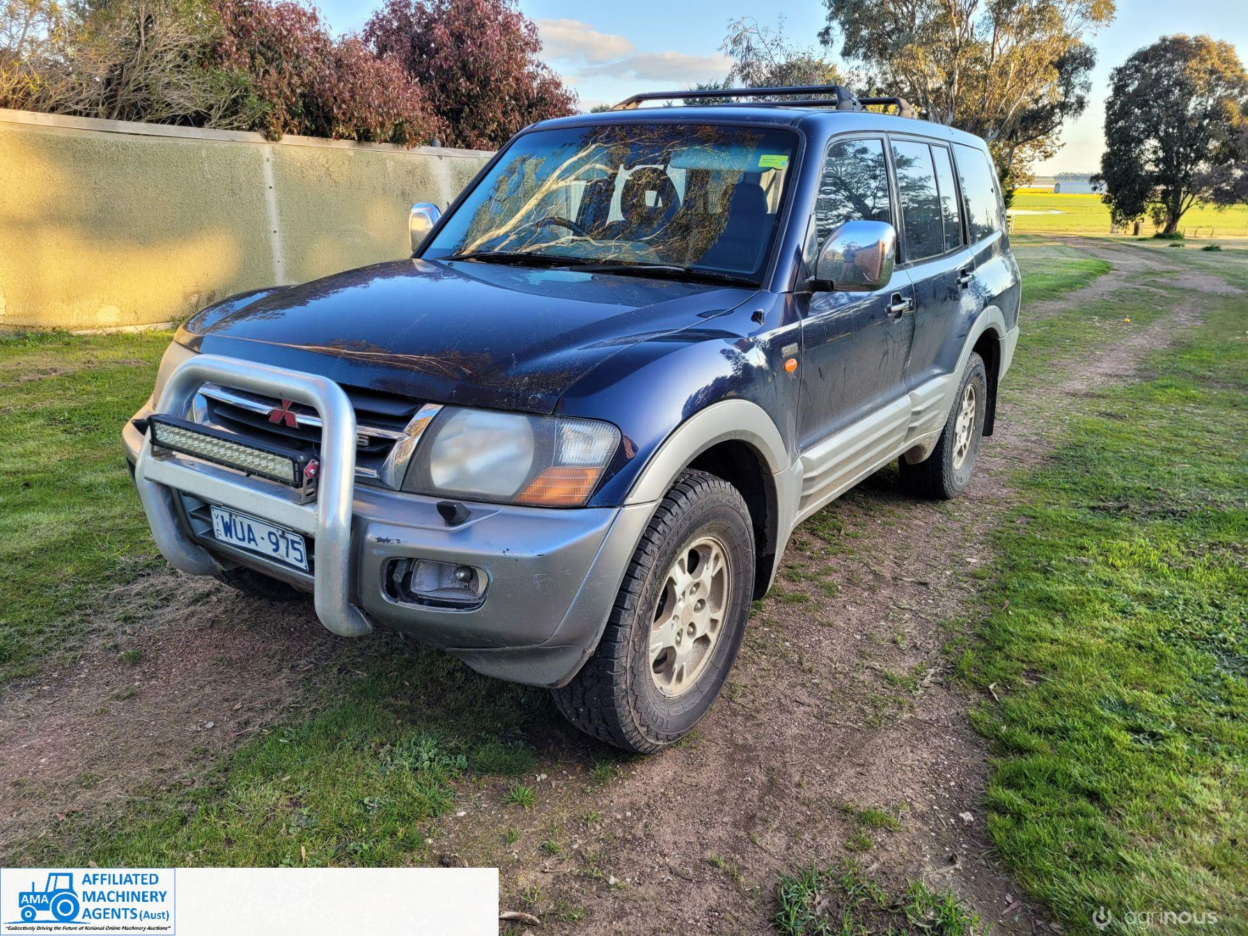 2002 Pajero Exceed V6 Wagon - photo 2