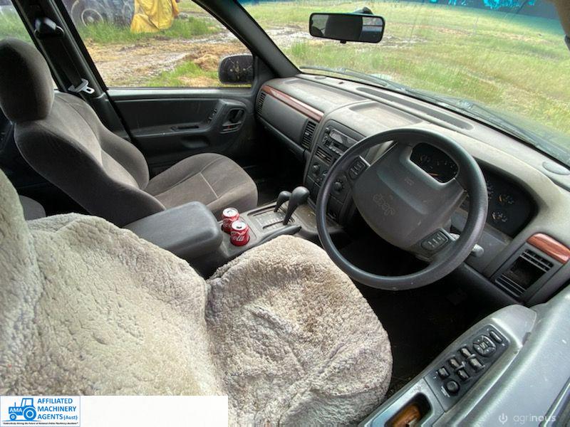 Jeep Grand Cherokee Loredo - photo 5