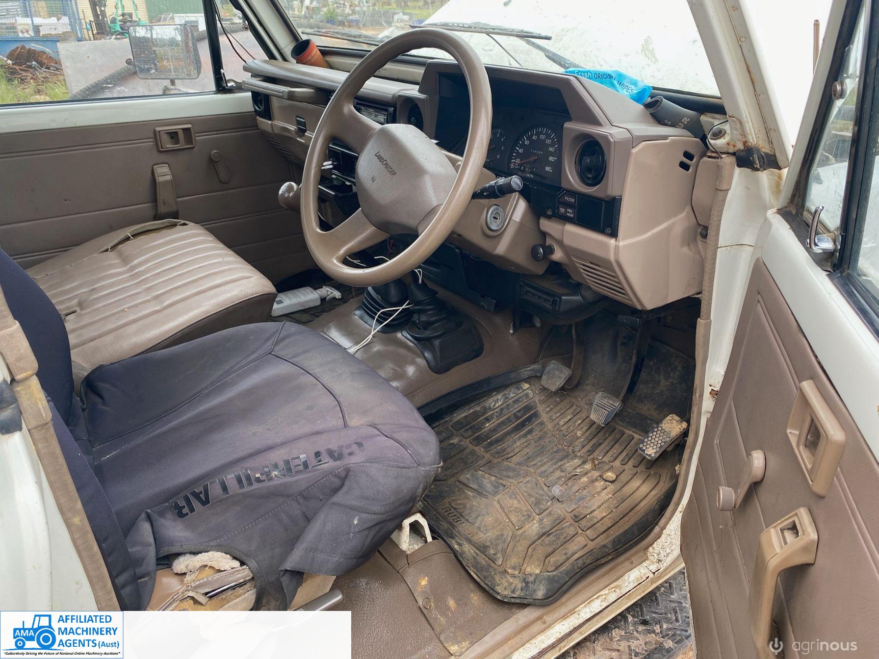 Toyota HZJ75 Landcruiser - photo 12