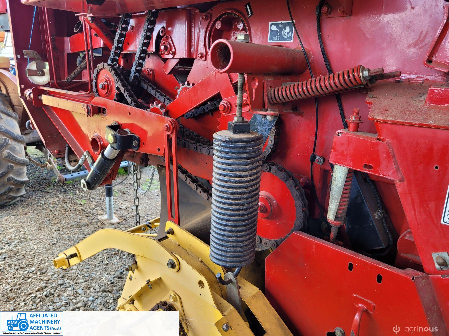 New Holland BR 780 Round Baler - photo 9
