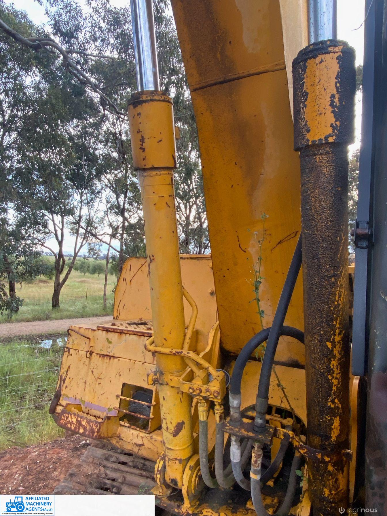 Cat 311 Excavator - photo 8