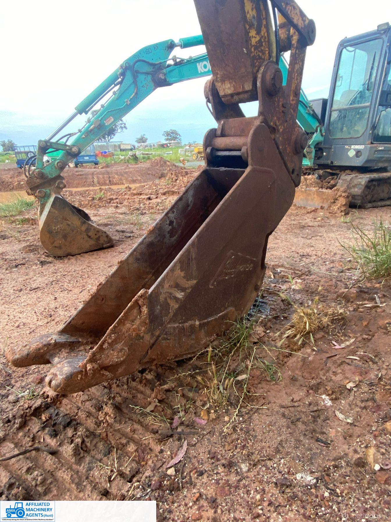 Cat 311 Excavator - photo 9