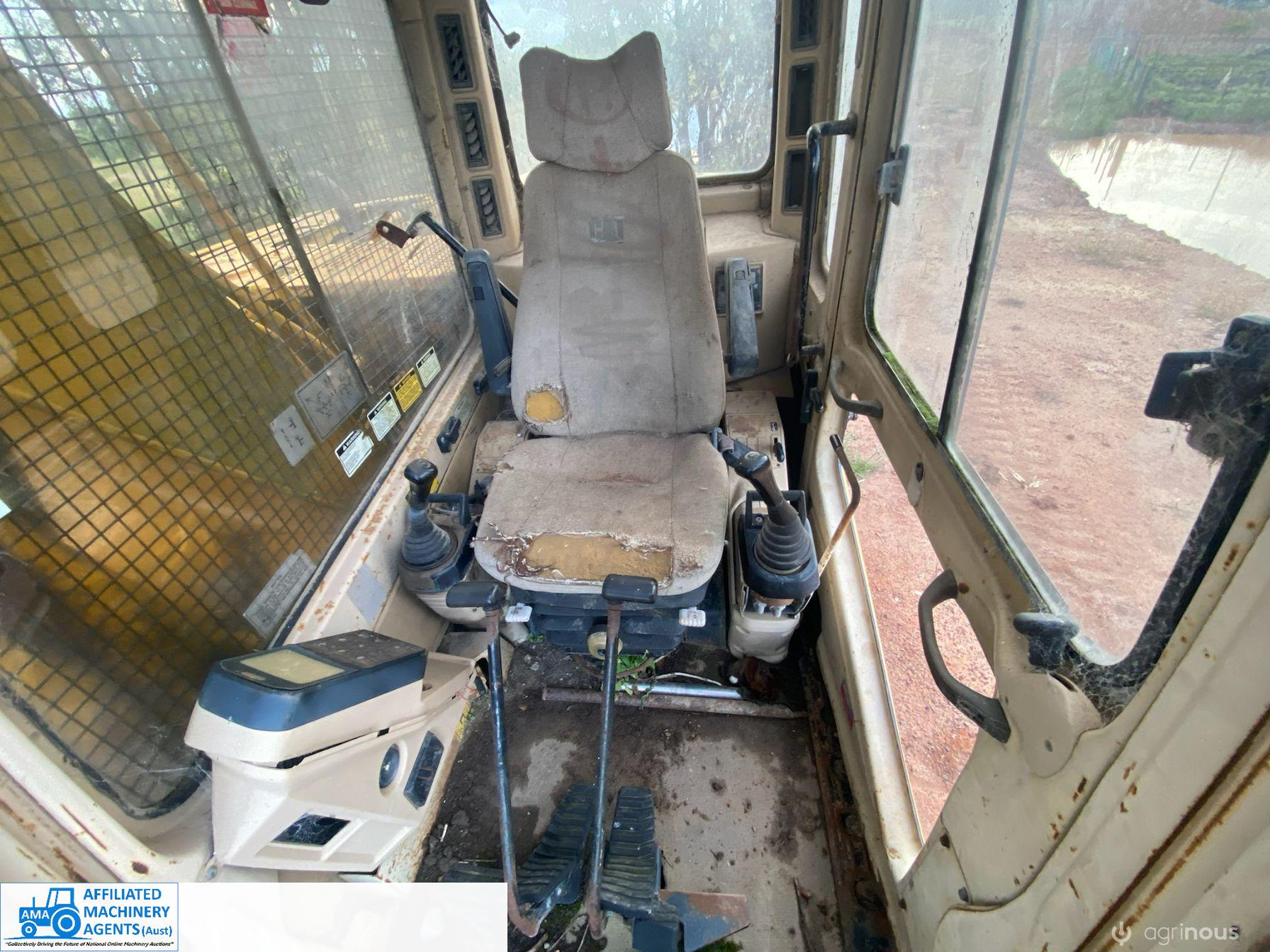 Cat 311 Excavator - photo 7