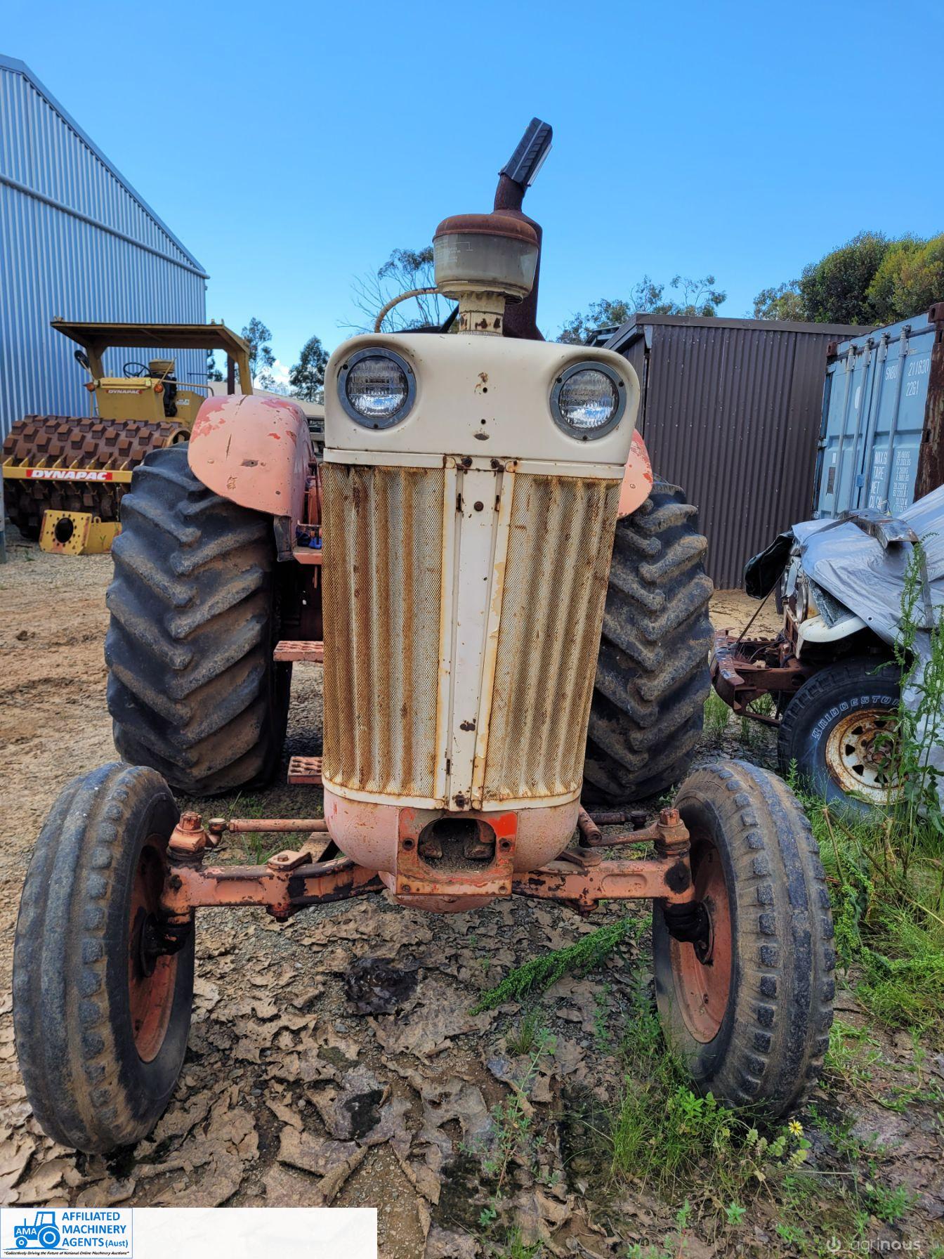 Case 930 Comfort King Tractor. - photo 11
