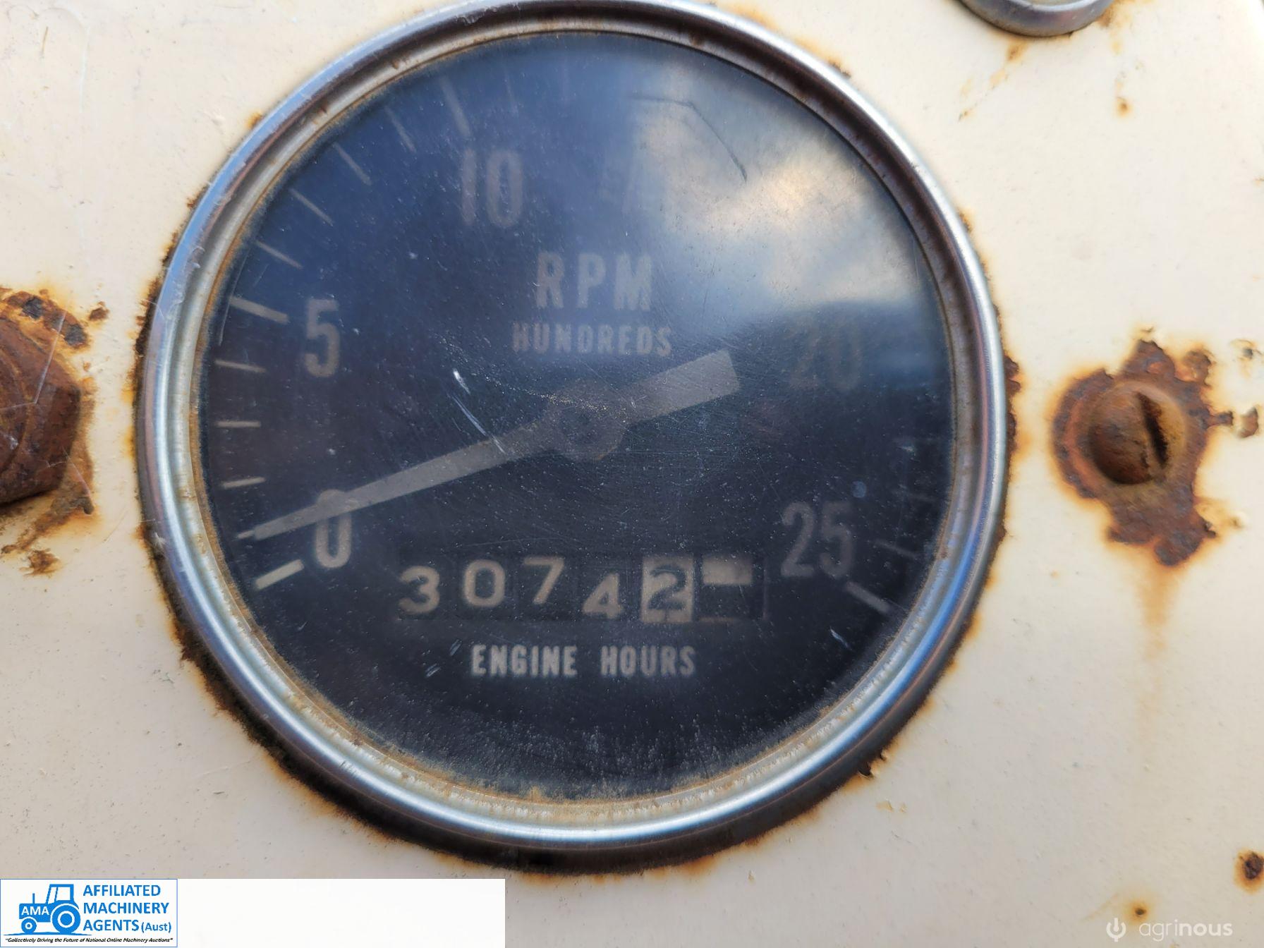 Case 930 Comfort King Tractor. - photo 13