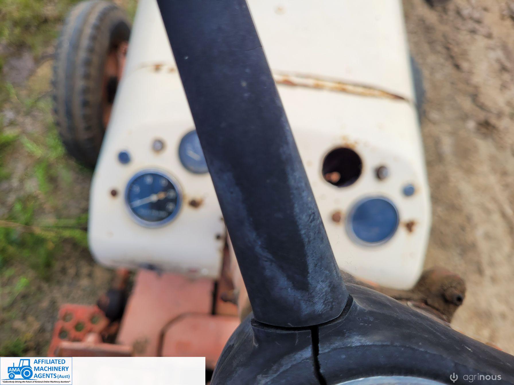 Case 930 Comfort King Tractor. - photo 12