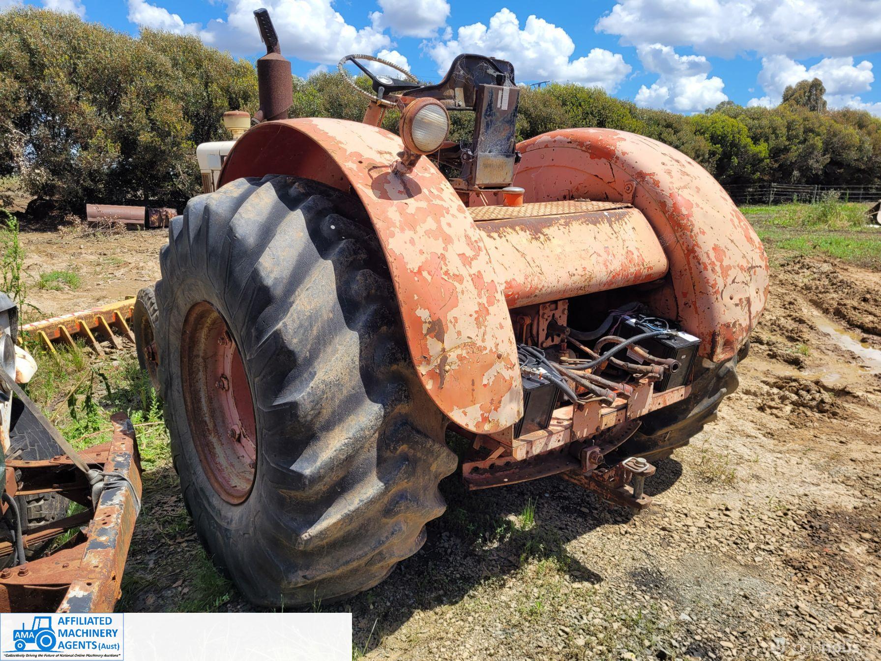 Case 930 Comfort King Tractor. - photo 4