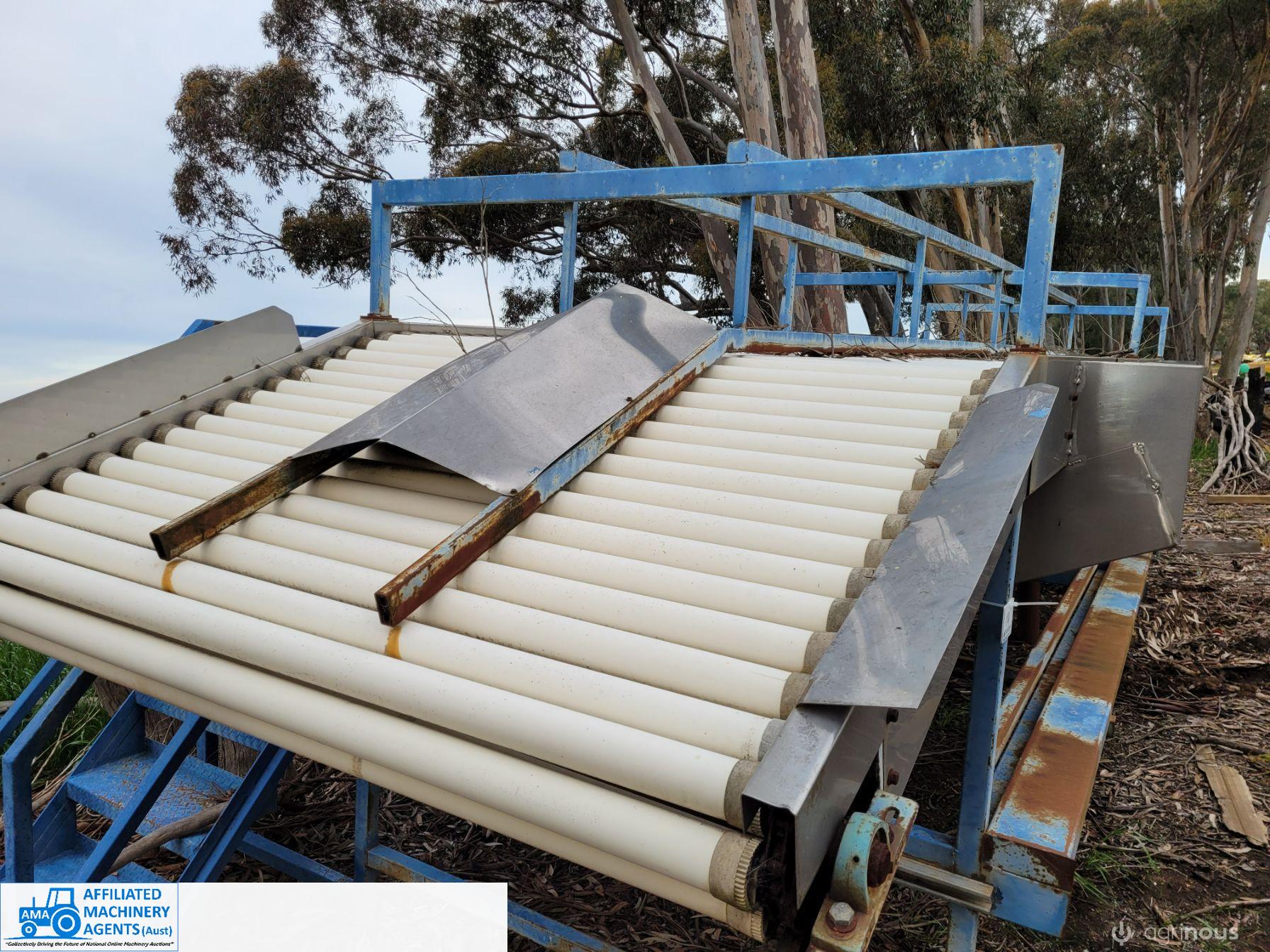 Large Sorting Table - photo 2