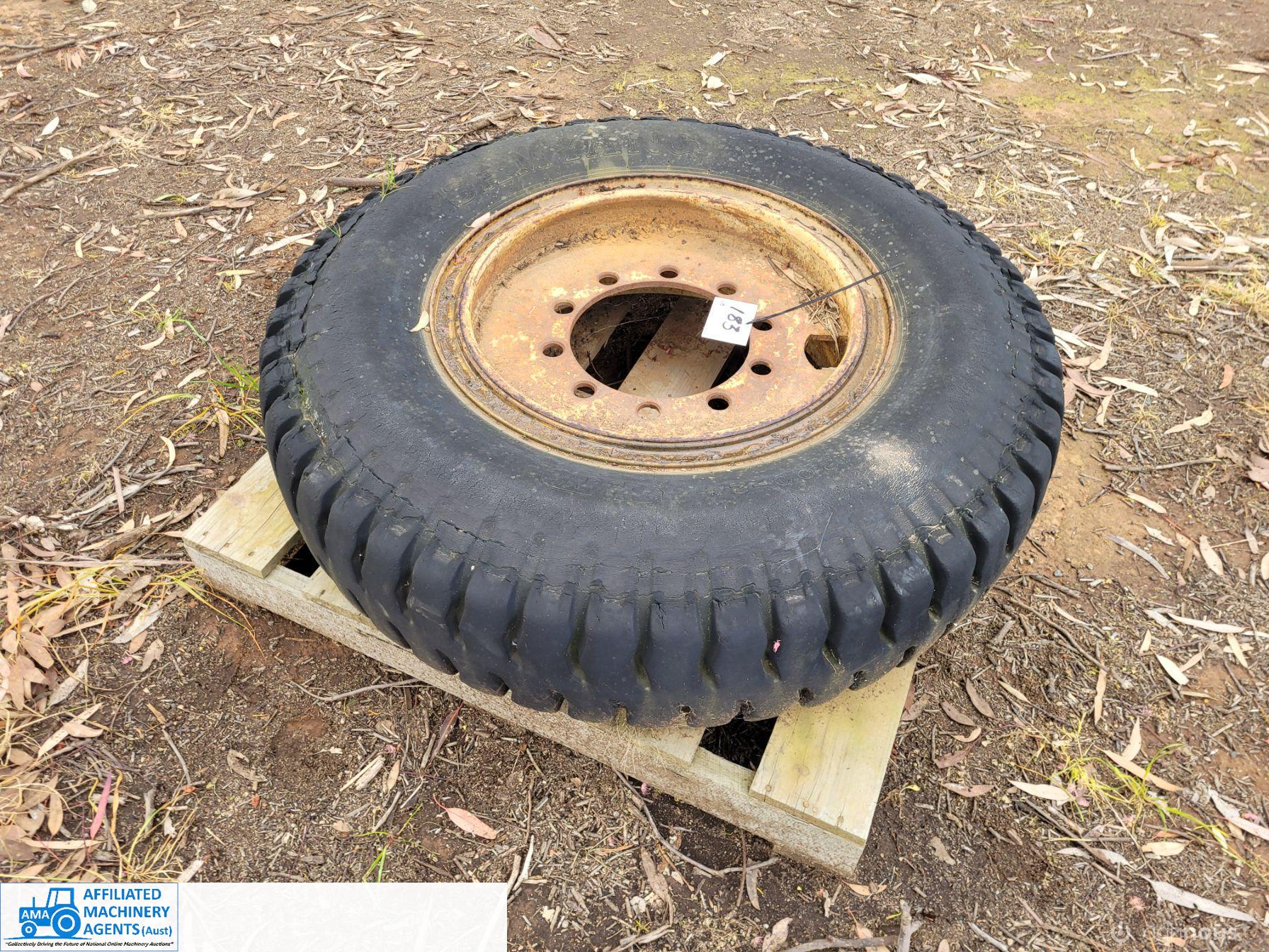 Rim & Tyre (10 stud)