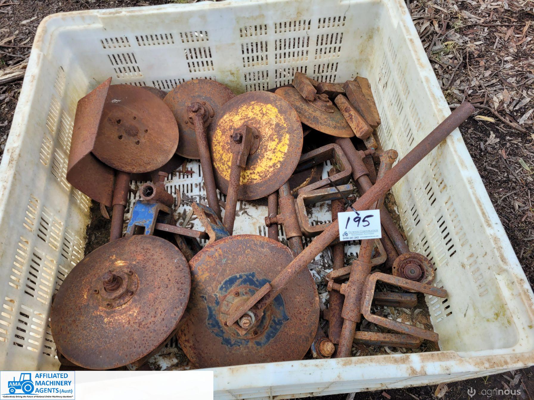 Toolbar Discs, Clamps & Wedges (x8)