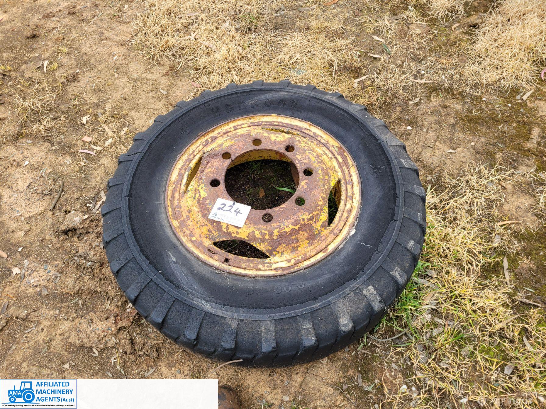 Truck Rim & Tyre