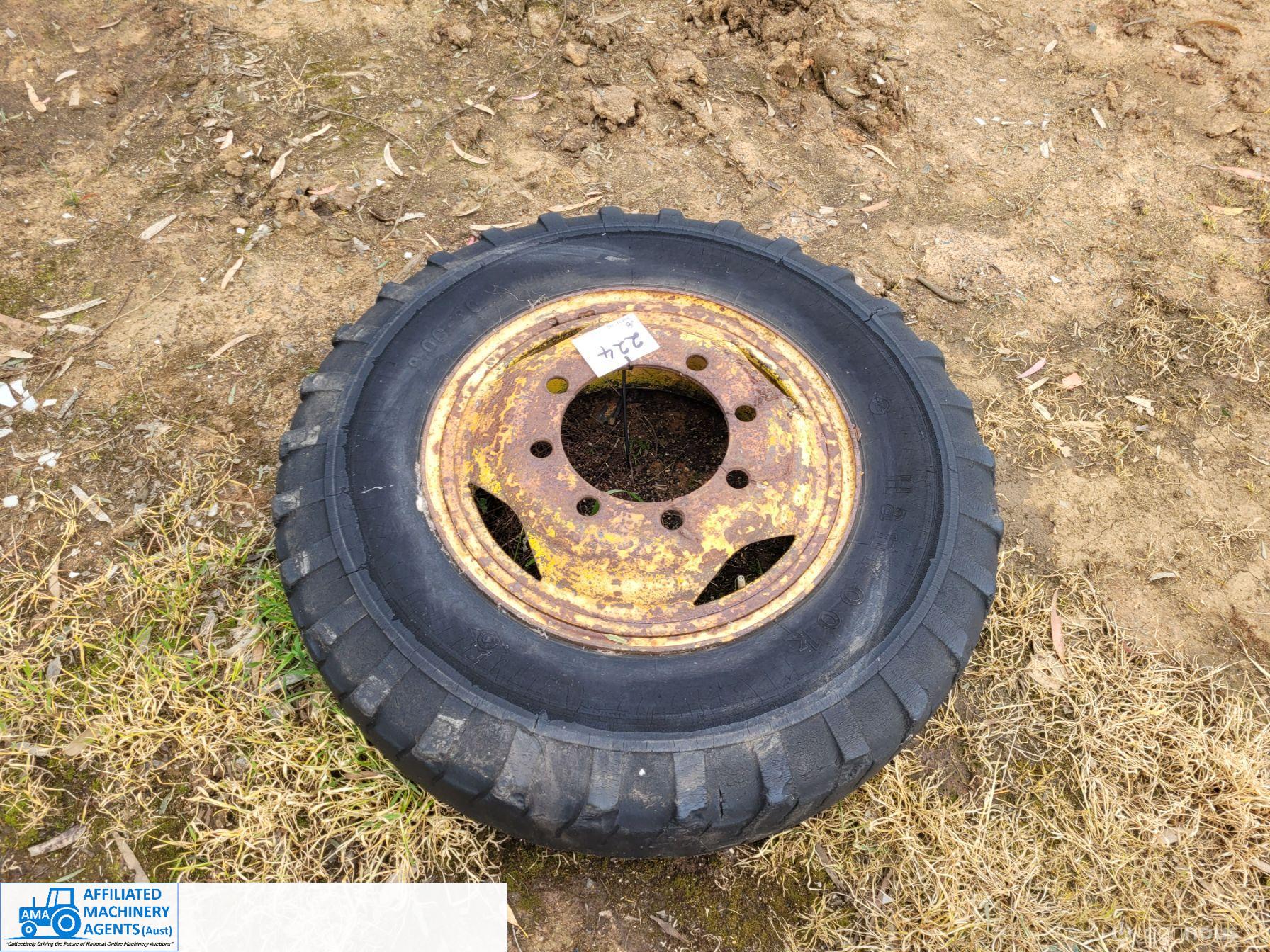 Truck Rim & Tyre - photo 2