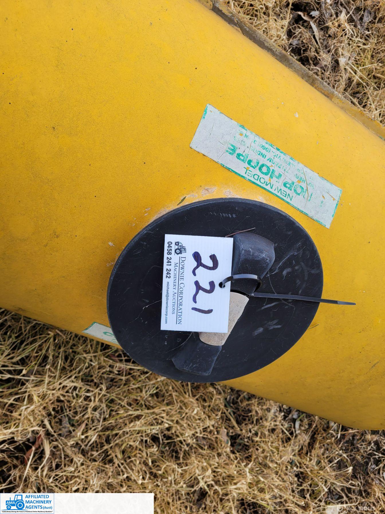 Fibreglass Spray Tank 250Ltr - photo 3