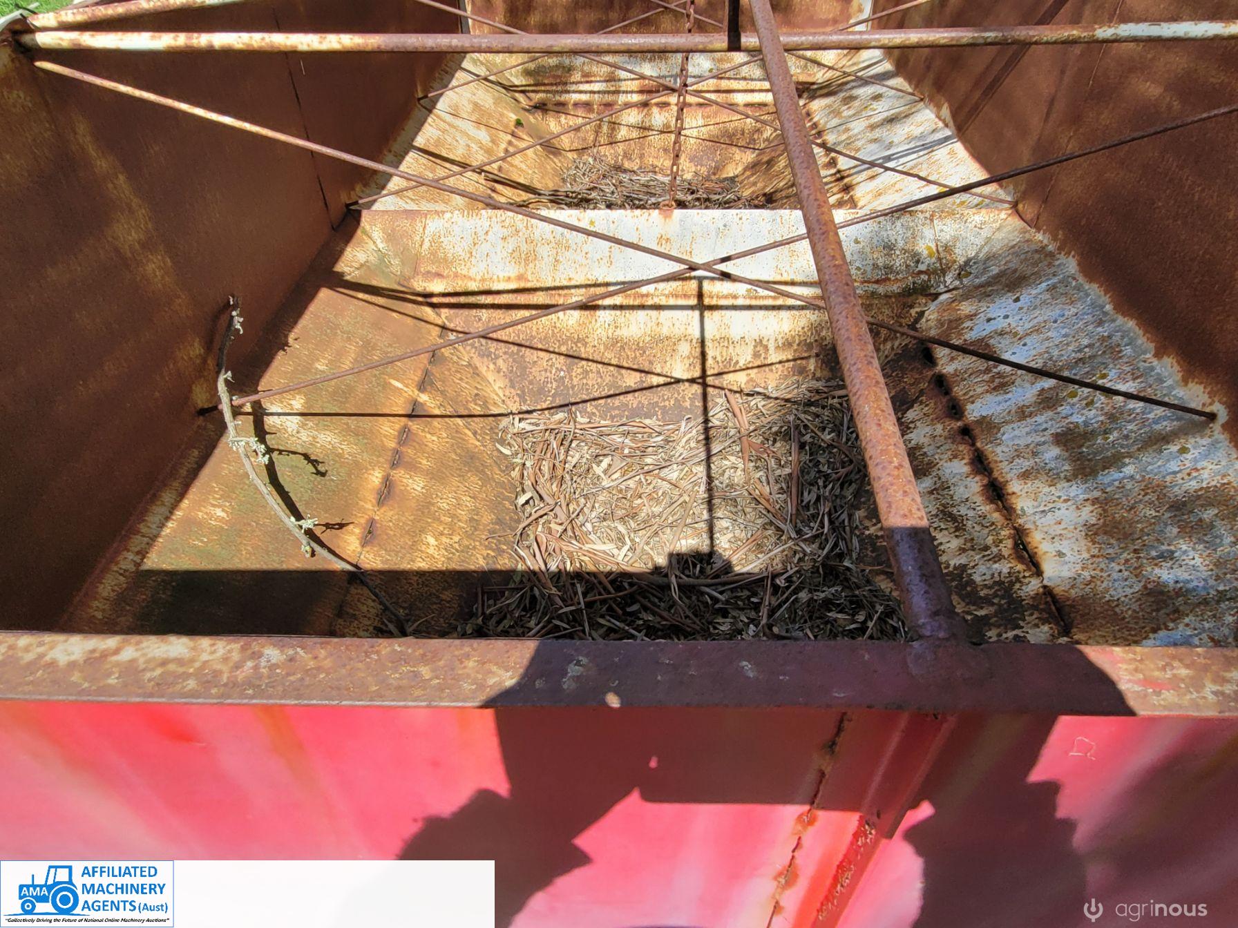 Pair of Grain Bins - photo 4