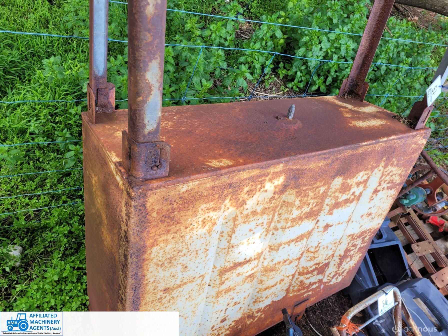 Oil Heater Tank on Legs - photo 3