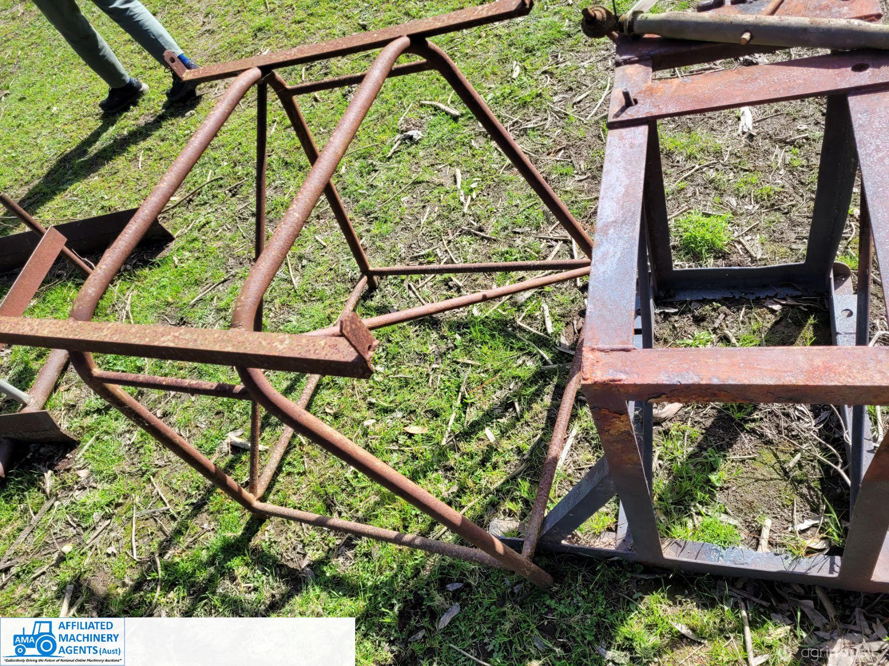 Tank Stand, Frame & Top Link - photo 3
