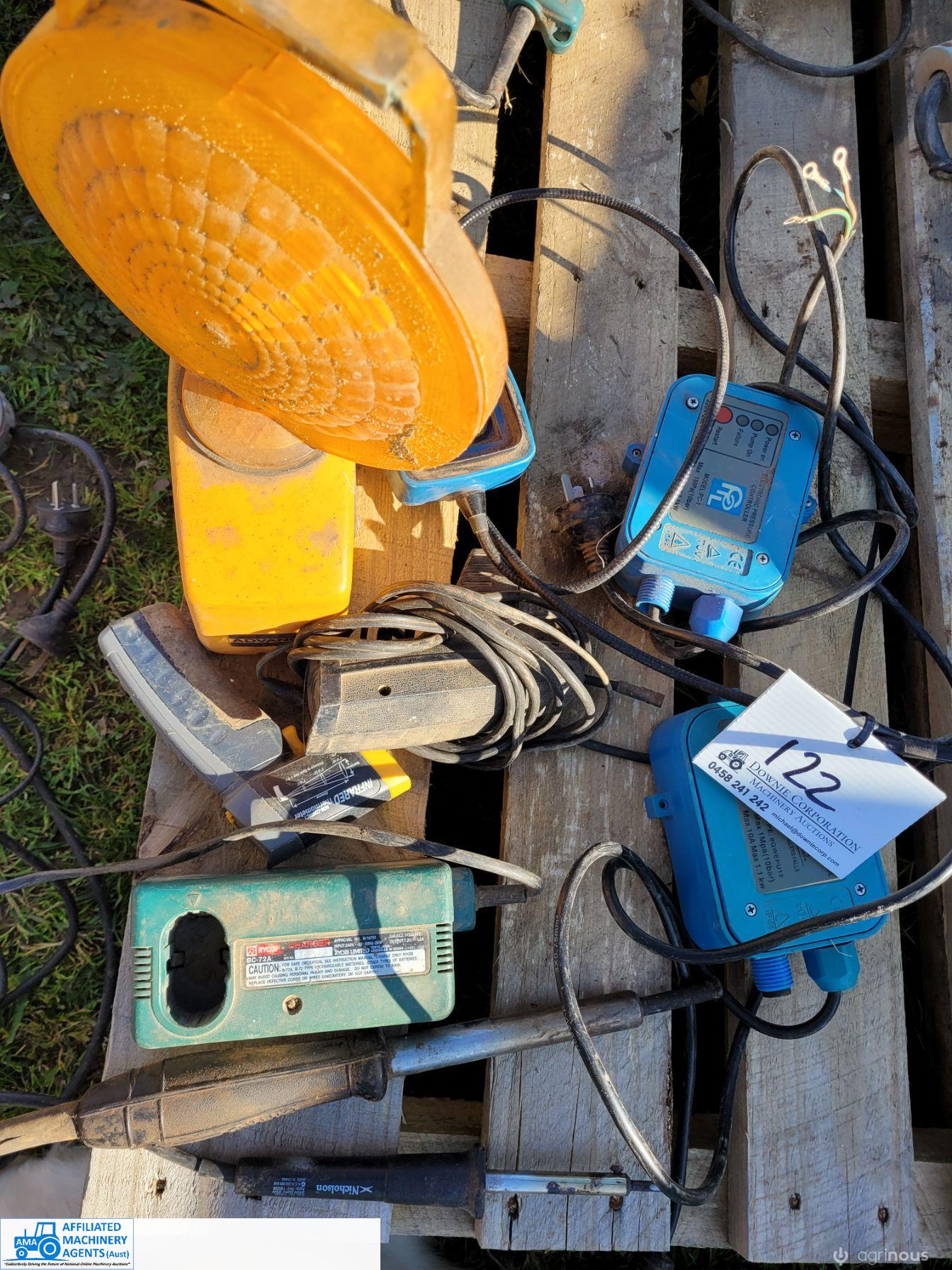 Flashing Light, 2x Pressure Pump Controllers & Soldering Irons - photo 2