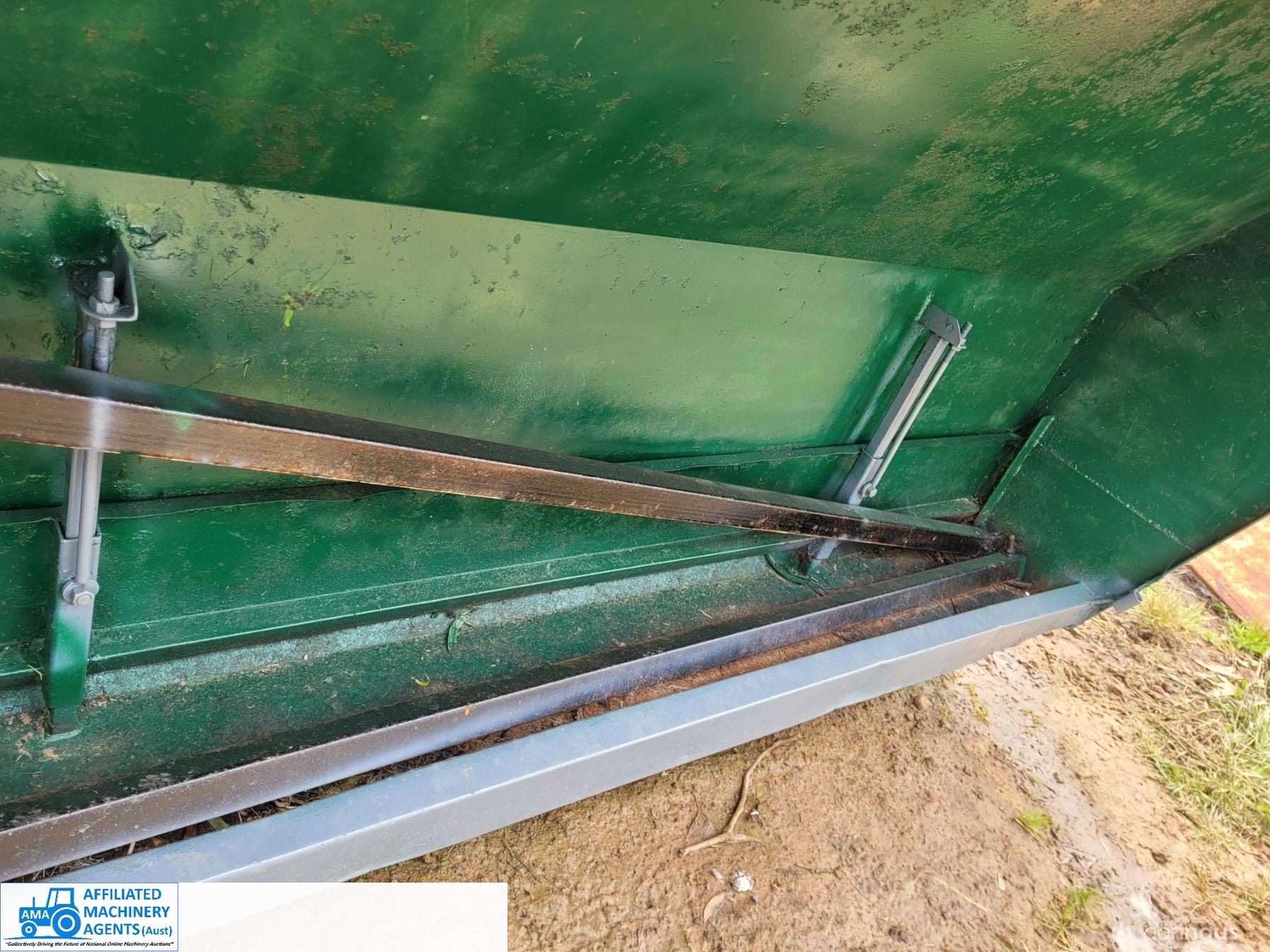 4 Ton Cattle Feeder - photo 7