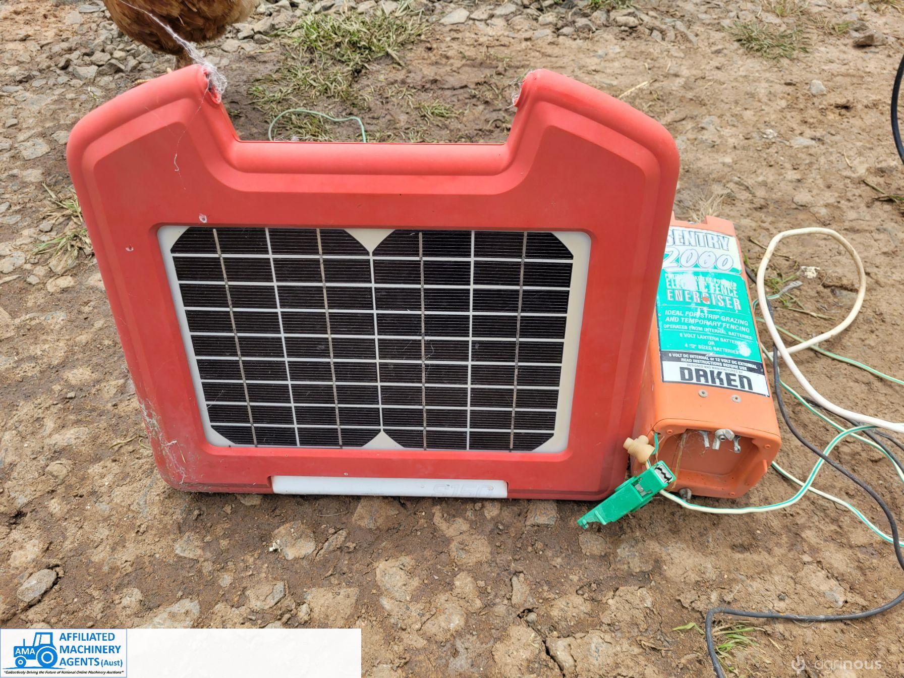 12v Solar Panel & Fence Energizer
