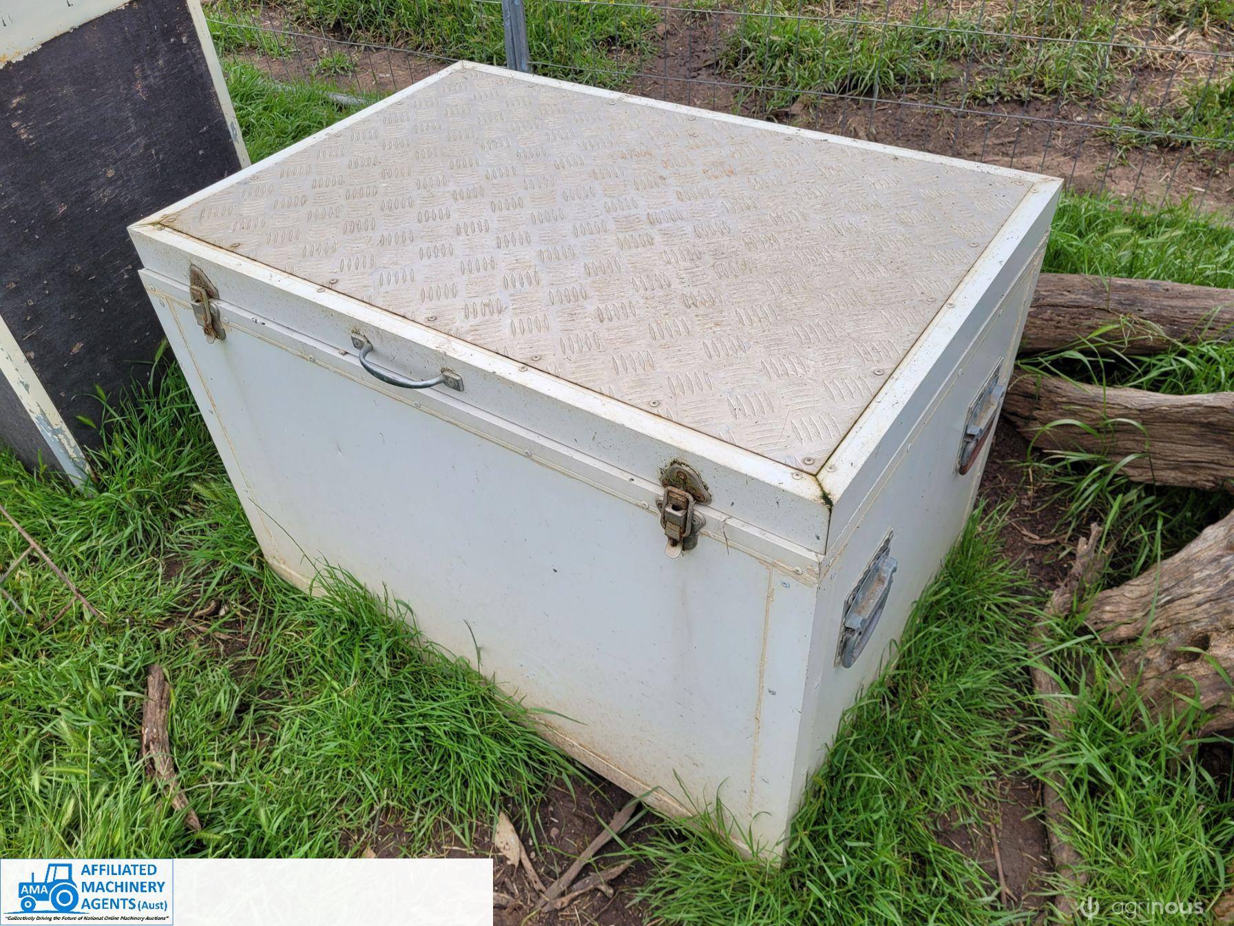 Camping/Fishing Ice Chest - photo 2