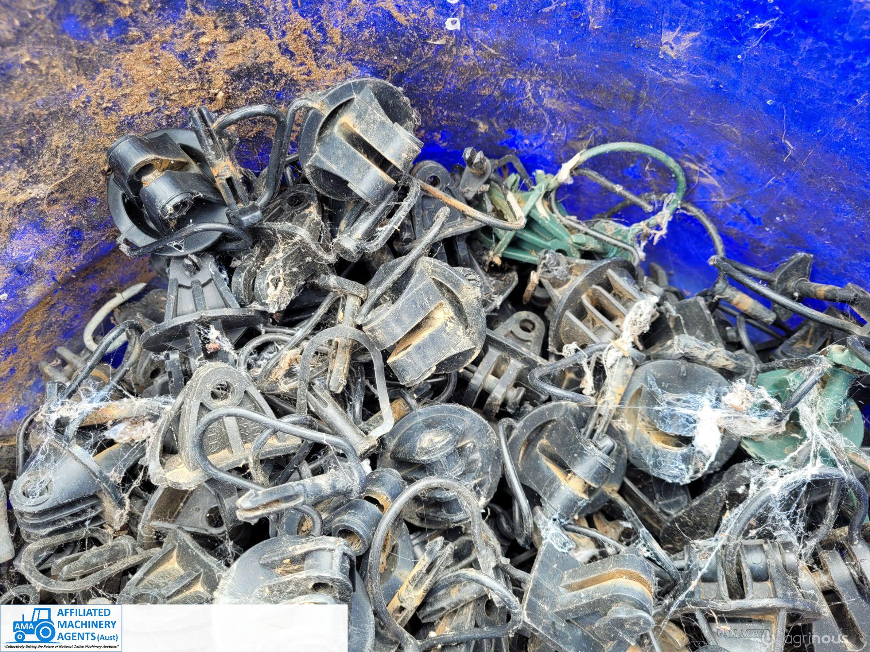 Tub of Poly Fence Insulators - photo 2