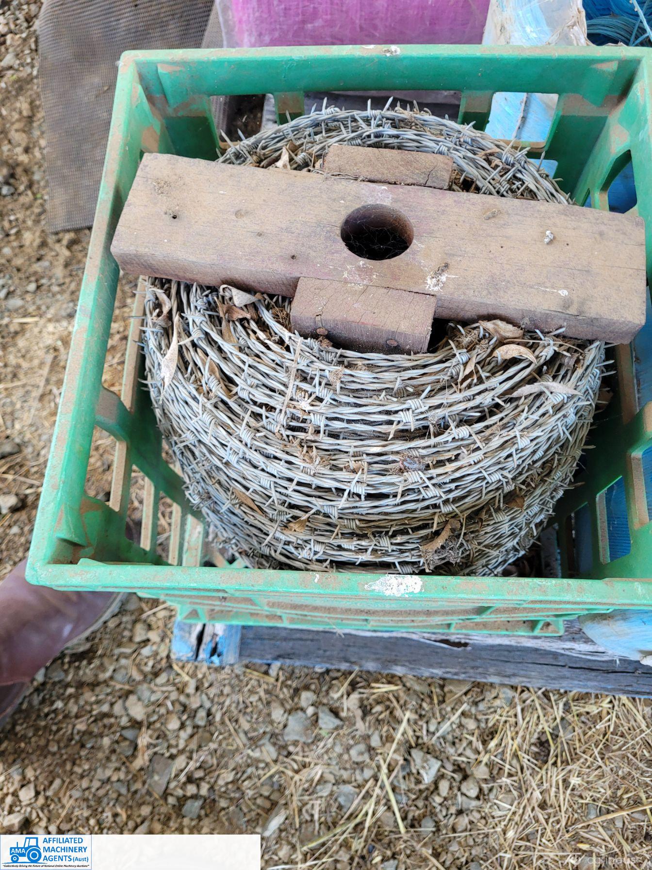2 x Rolls of New H/T Barb Wire - photo 2