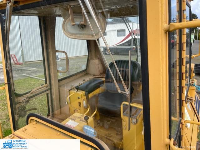 Komatsu DP53P Bull Dozer - photo 9