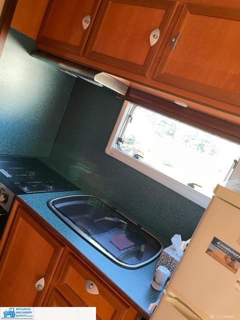 Motor Home - photo 5