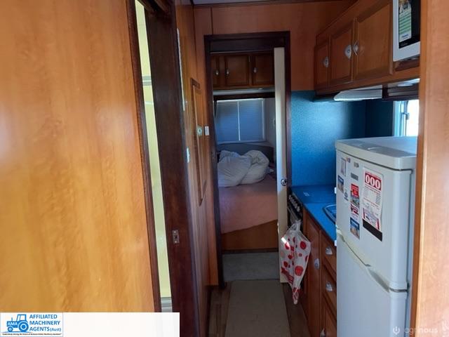 Motor Home - photo 14