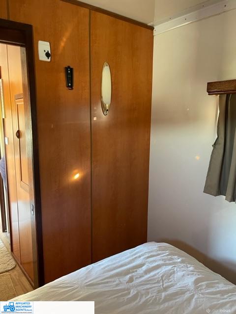 Motor Home - photo 11