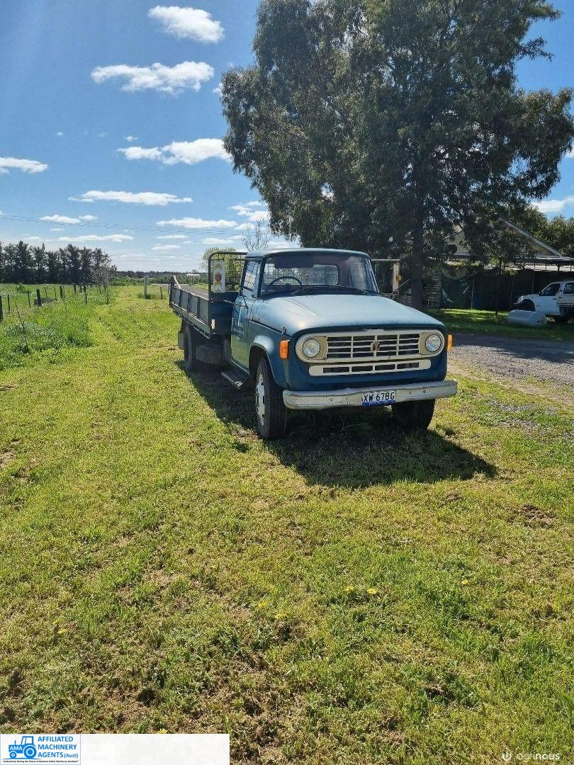1978 IH Truck D1710 Tipper - photo 2