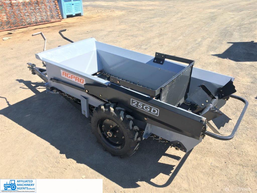 25 cu feet Mulch Spreader. 25 cubic feet Capacity - photo 2