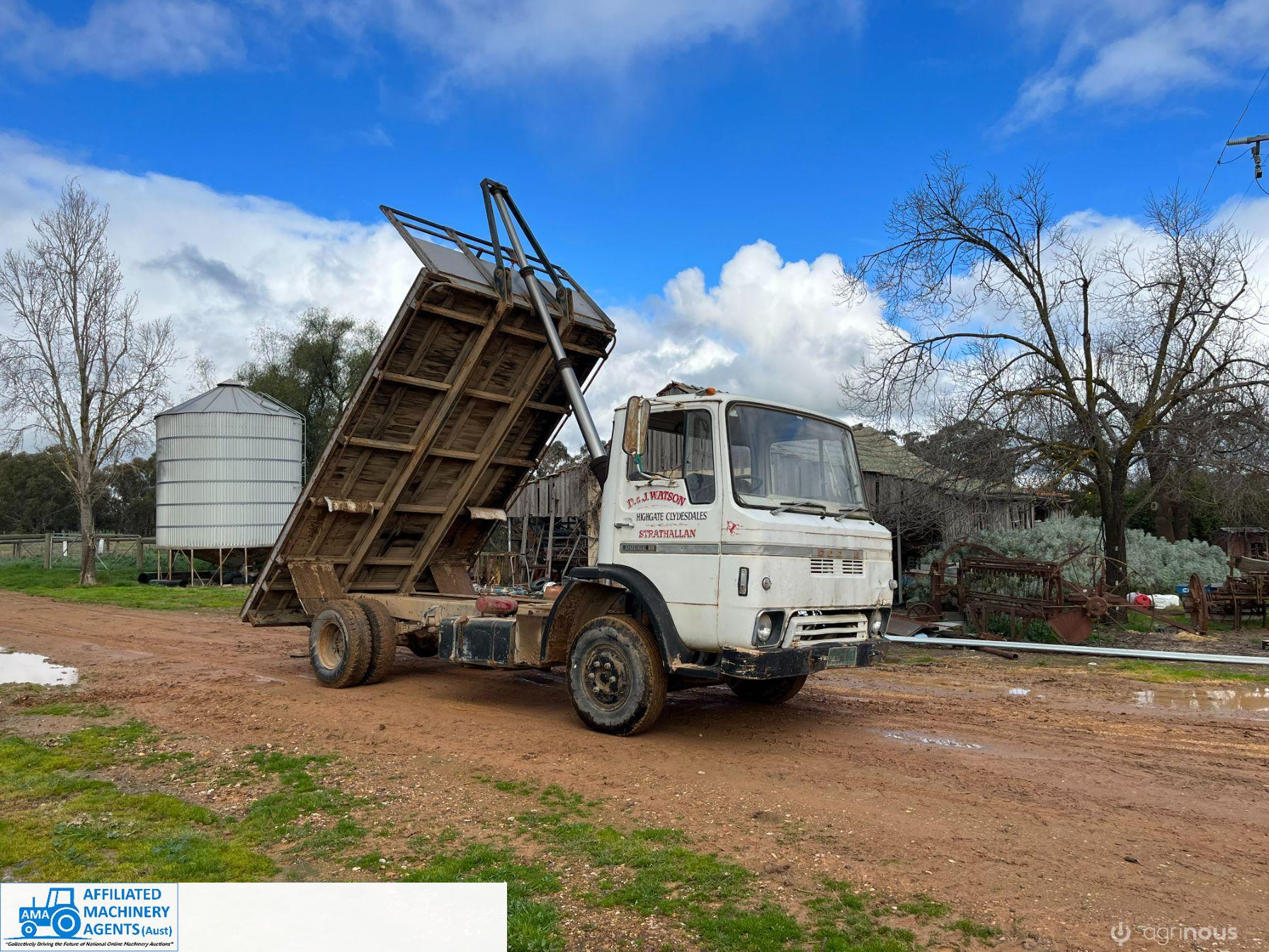 Dodge 650 V8 Farm Tip Truck with Grain Bin - photo 7