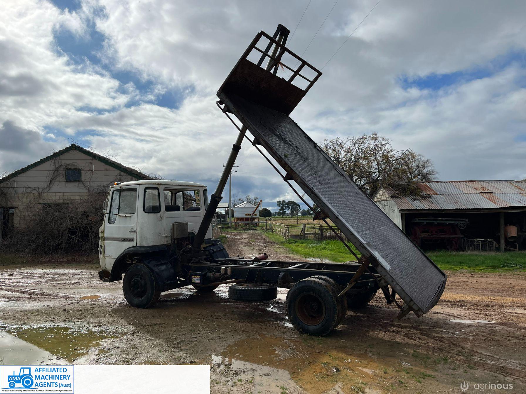 Dodge 650 V8 Farm Tip Truck with Grain Bin - photo 6