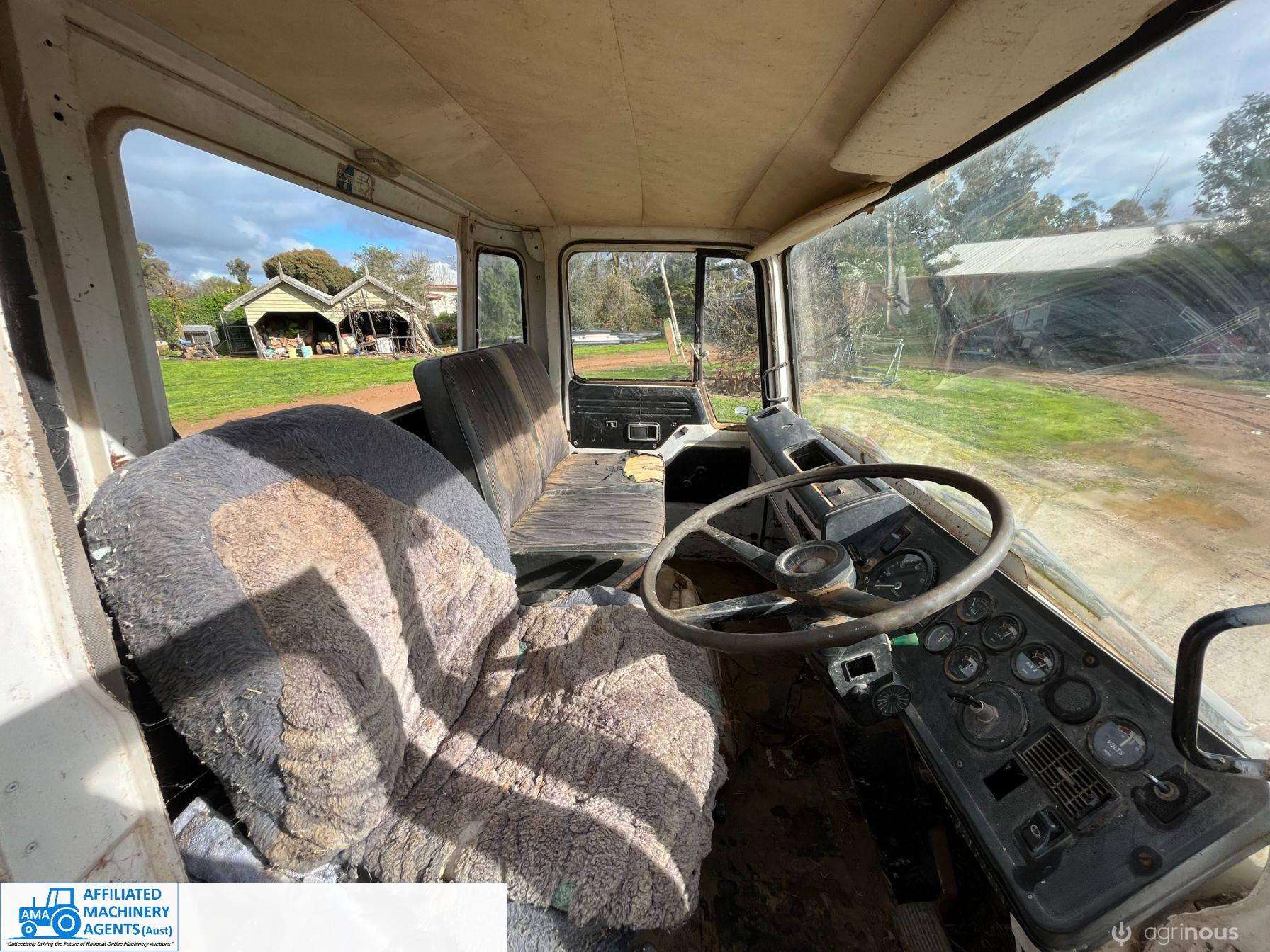 Dodge 650 V8 Farm Tip Truck with Grain Bin - photo 2