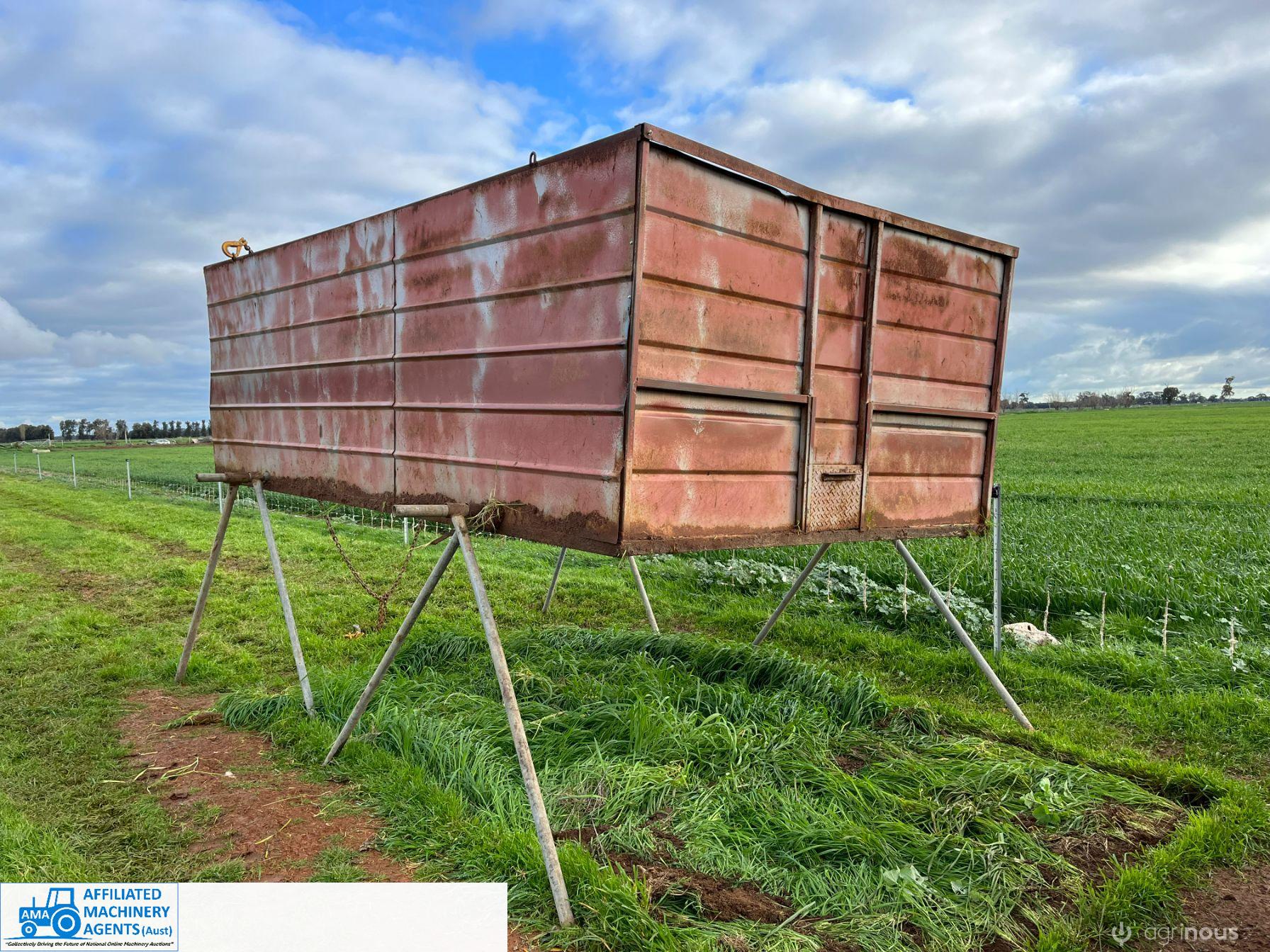 Dodge 650 V8 Farm Tip Truck with Grain Bin - photo 3