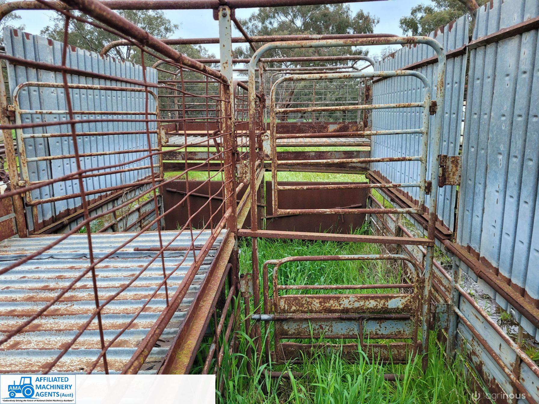 2 Deck Sheep Crate 15'6"