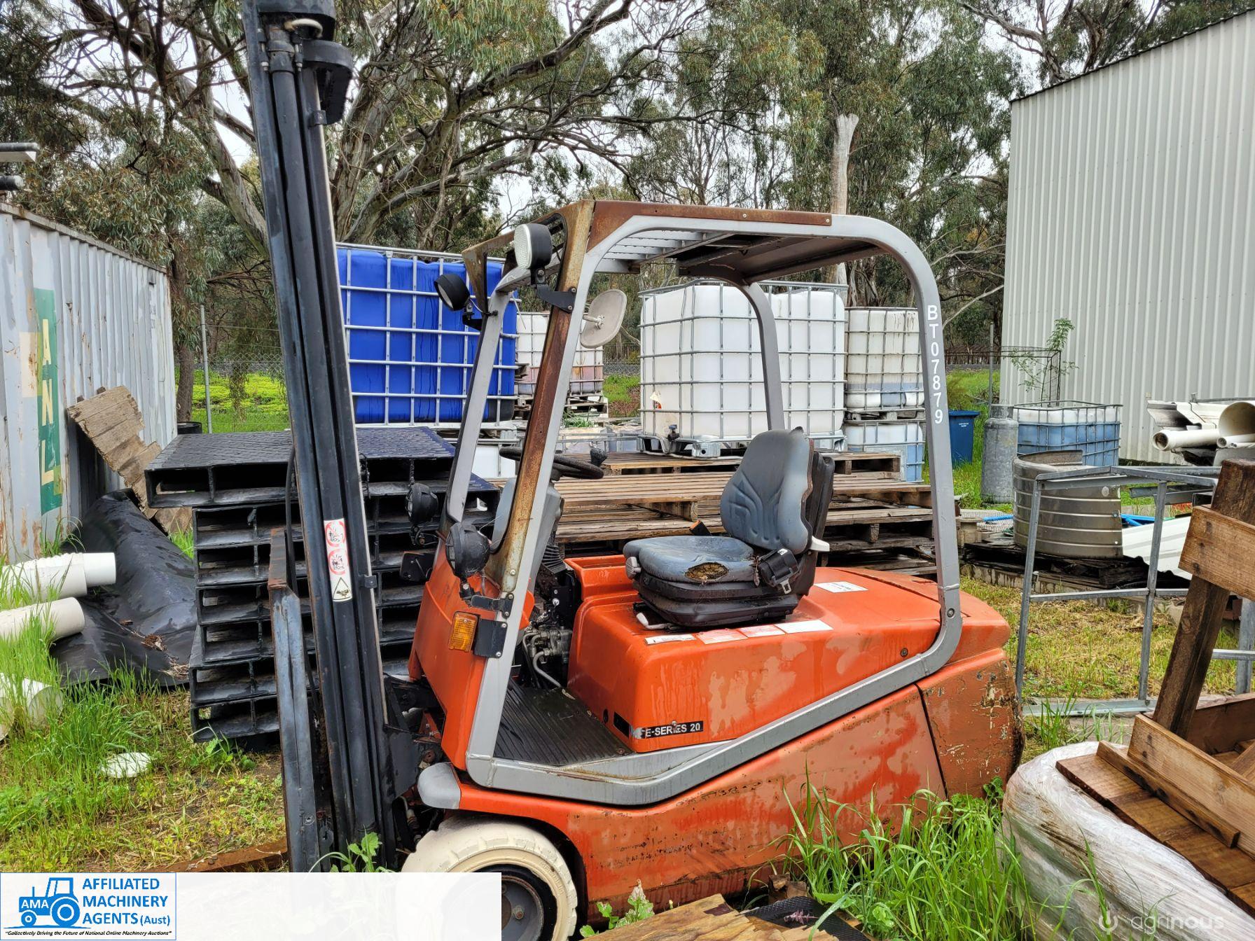 Electric Forklift - photo 5