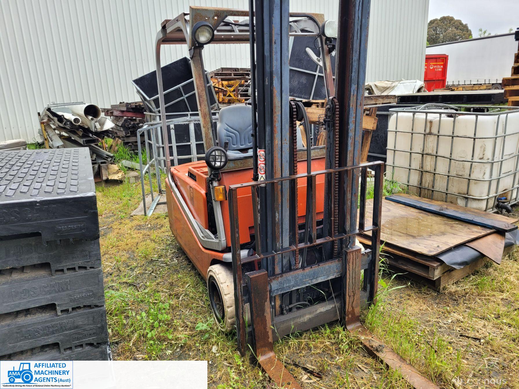 Electric Forklift - photo 4