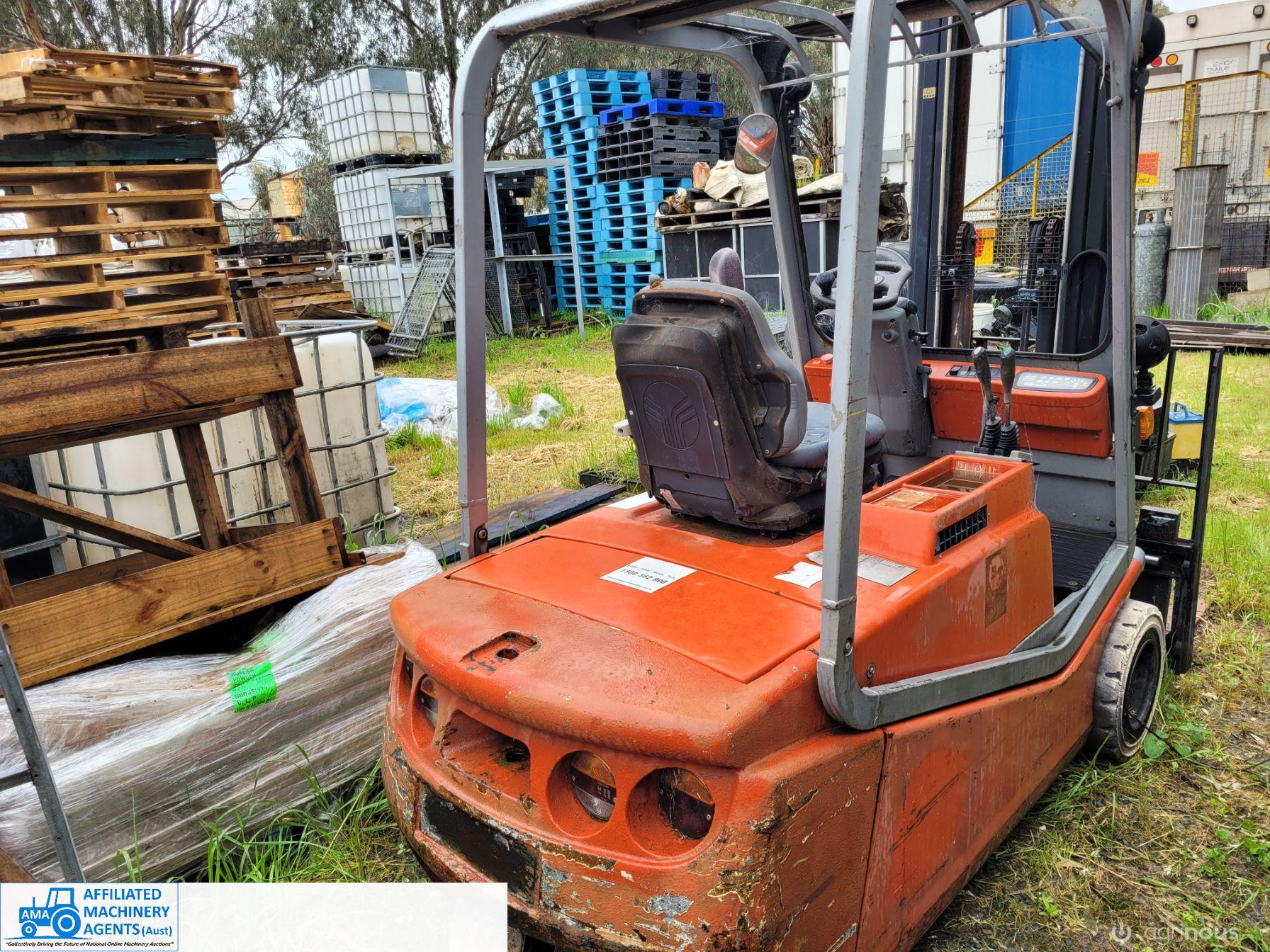 Electric Forklift - photo 7