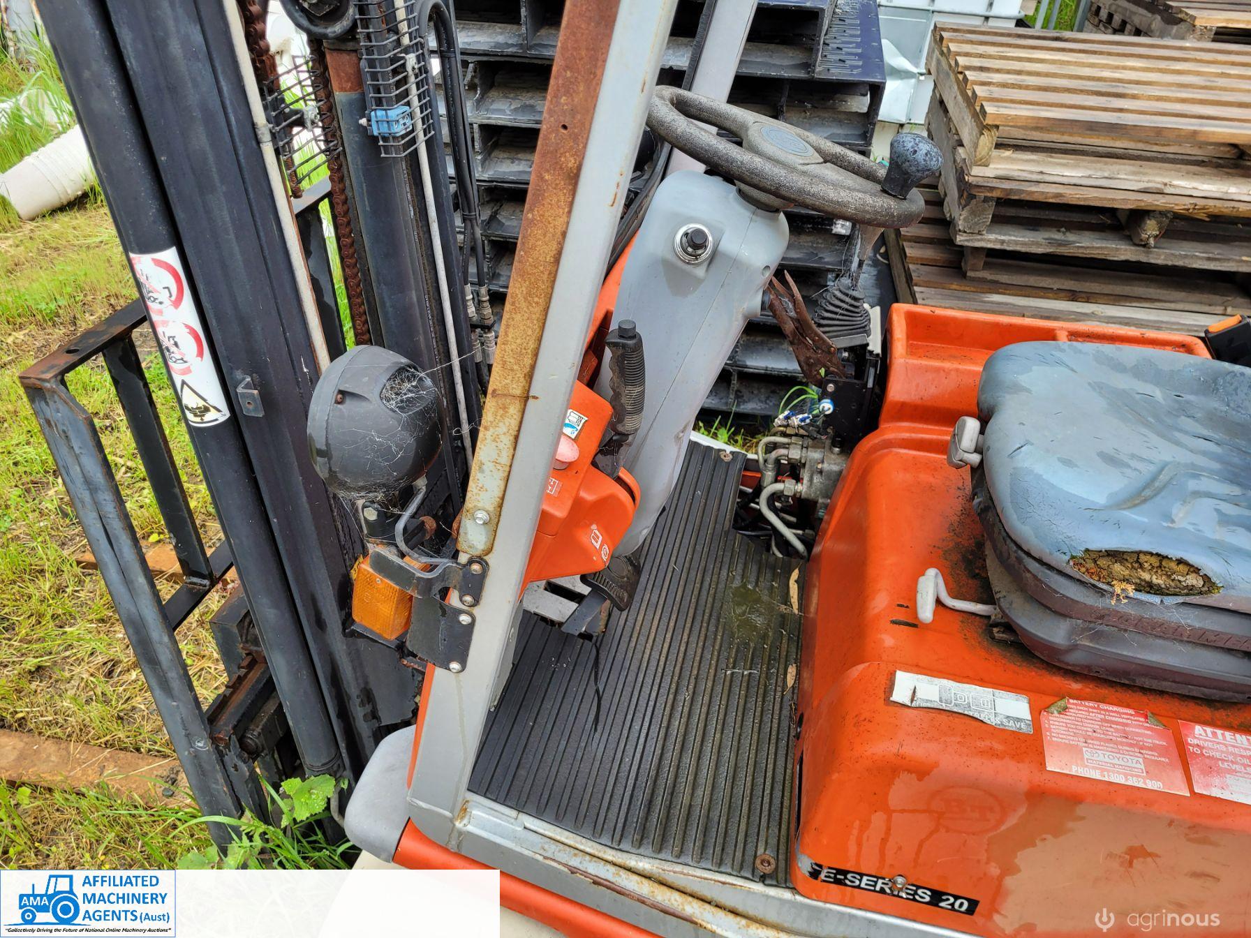 Electric Forklift - photo 13