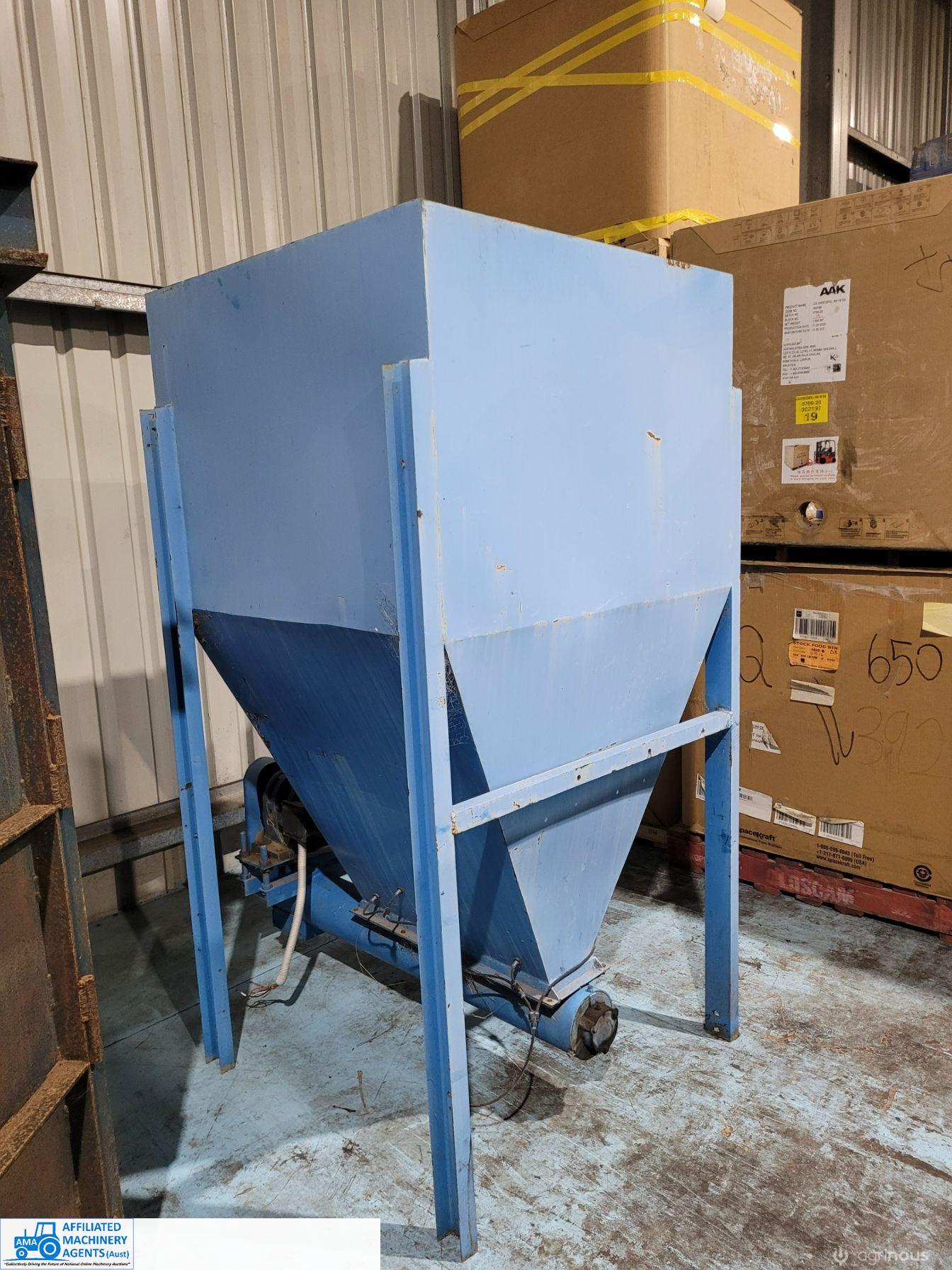 Blue 1/2 ton Hopper - photo 2