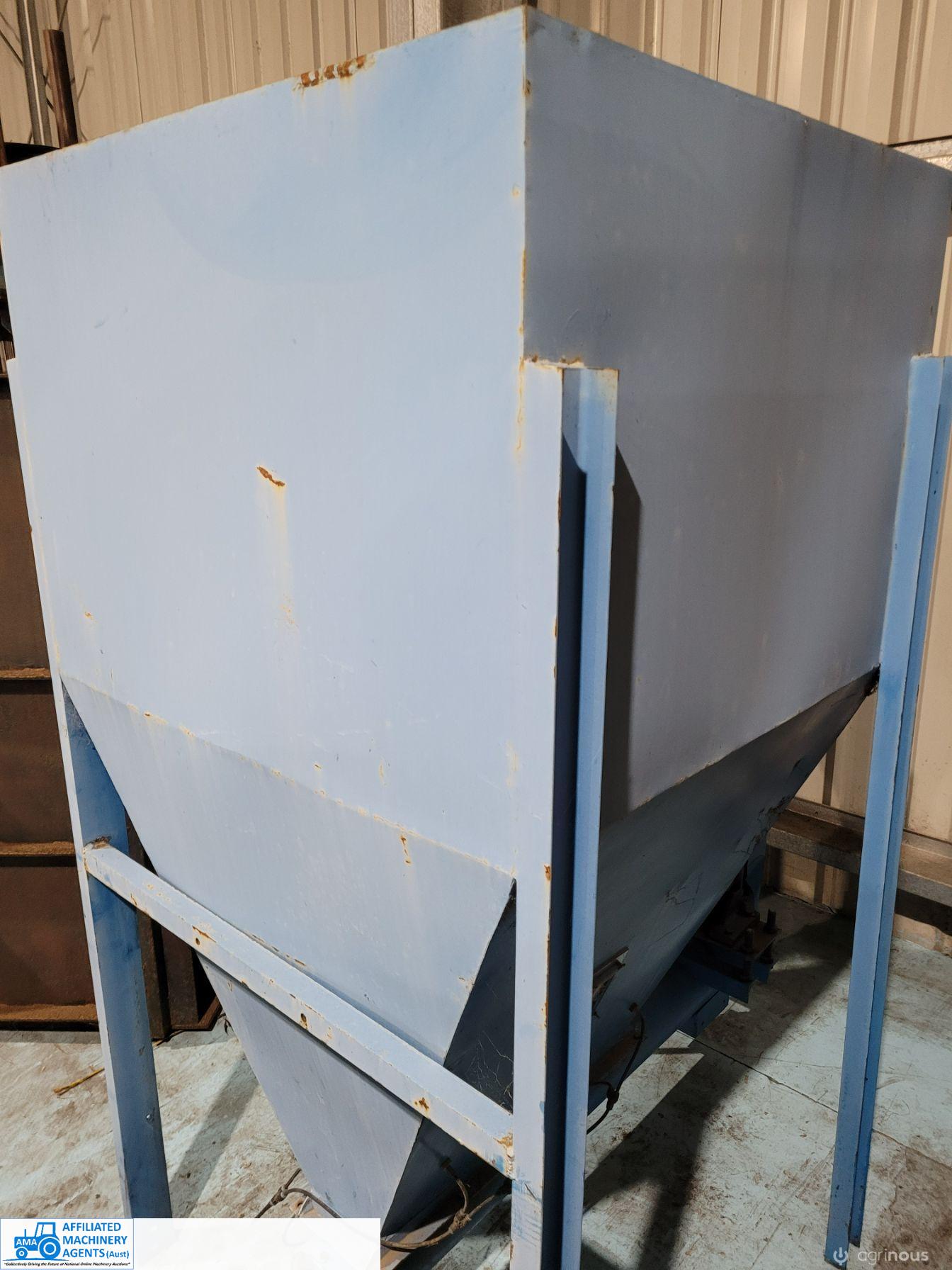 Blue 1/2 ton Hopper - photo 3