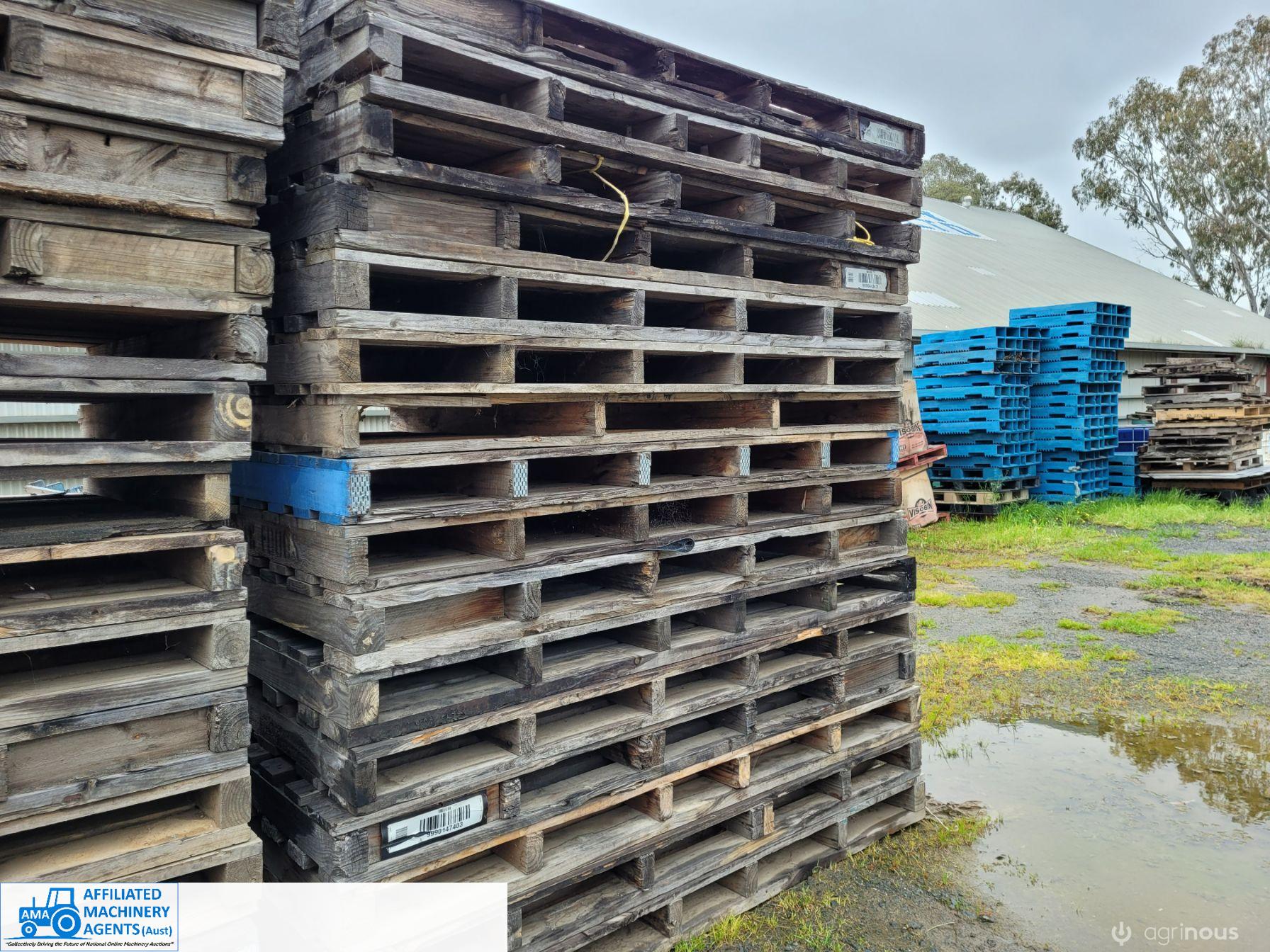 Wide Pallets x 16