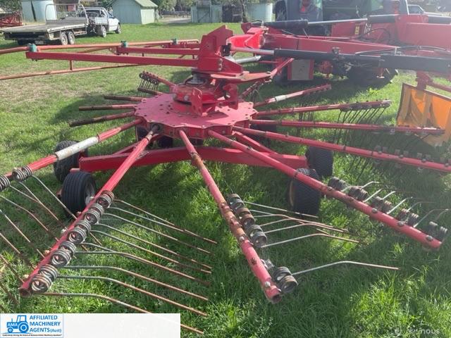 Lely Hay Rake - Hibiscus 1015 Twin Rotary - photo 4