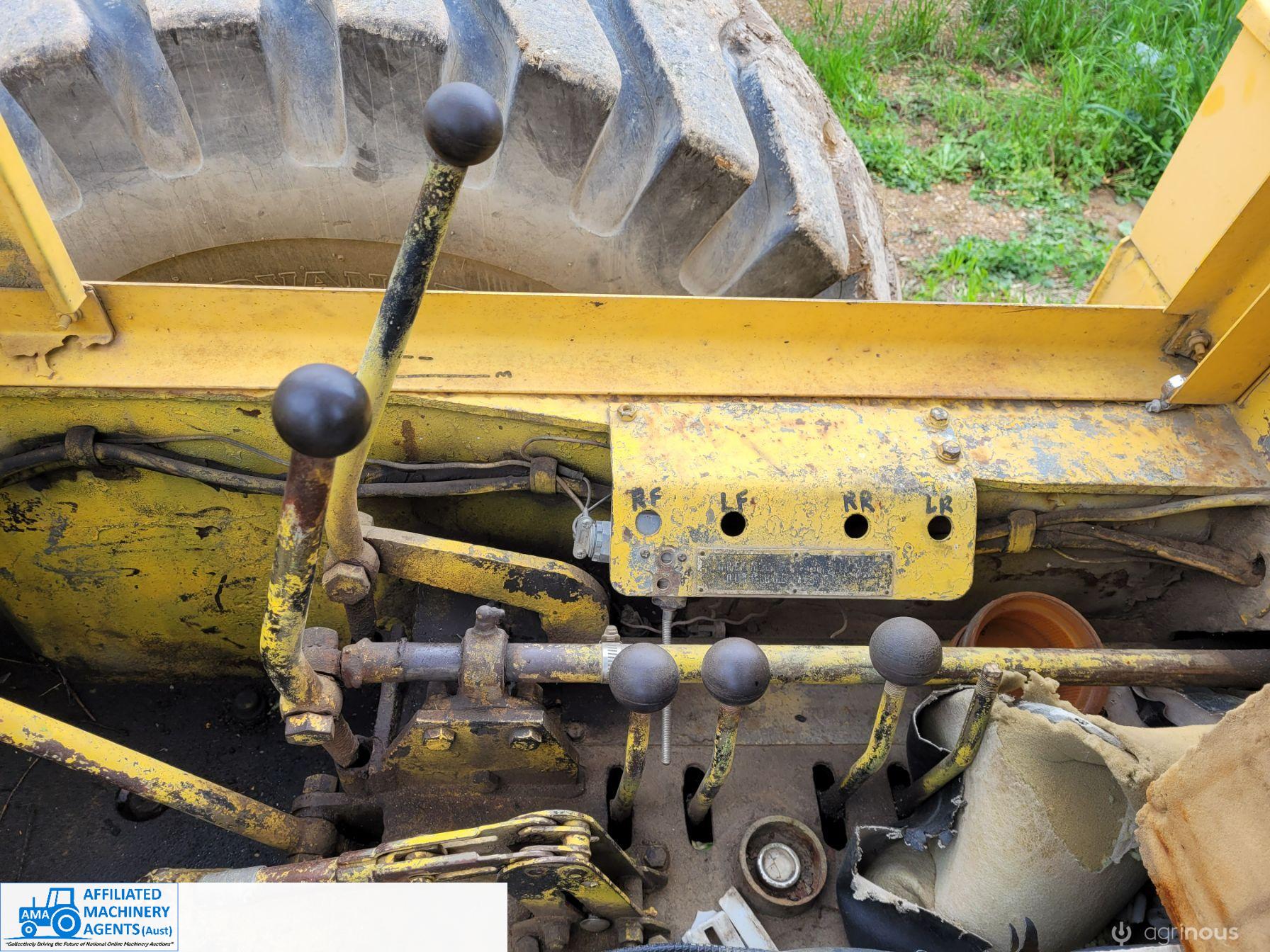 Cat 922 Loader - photo 11