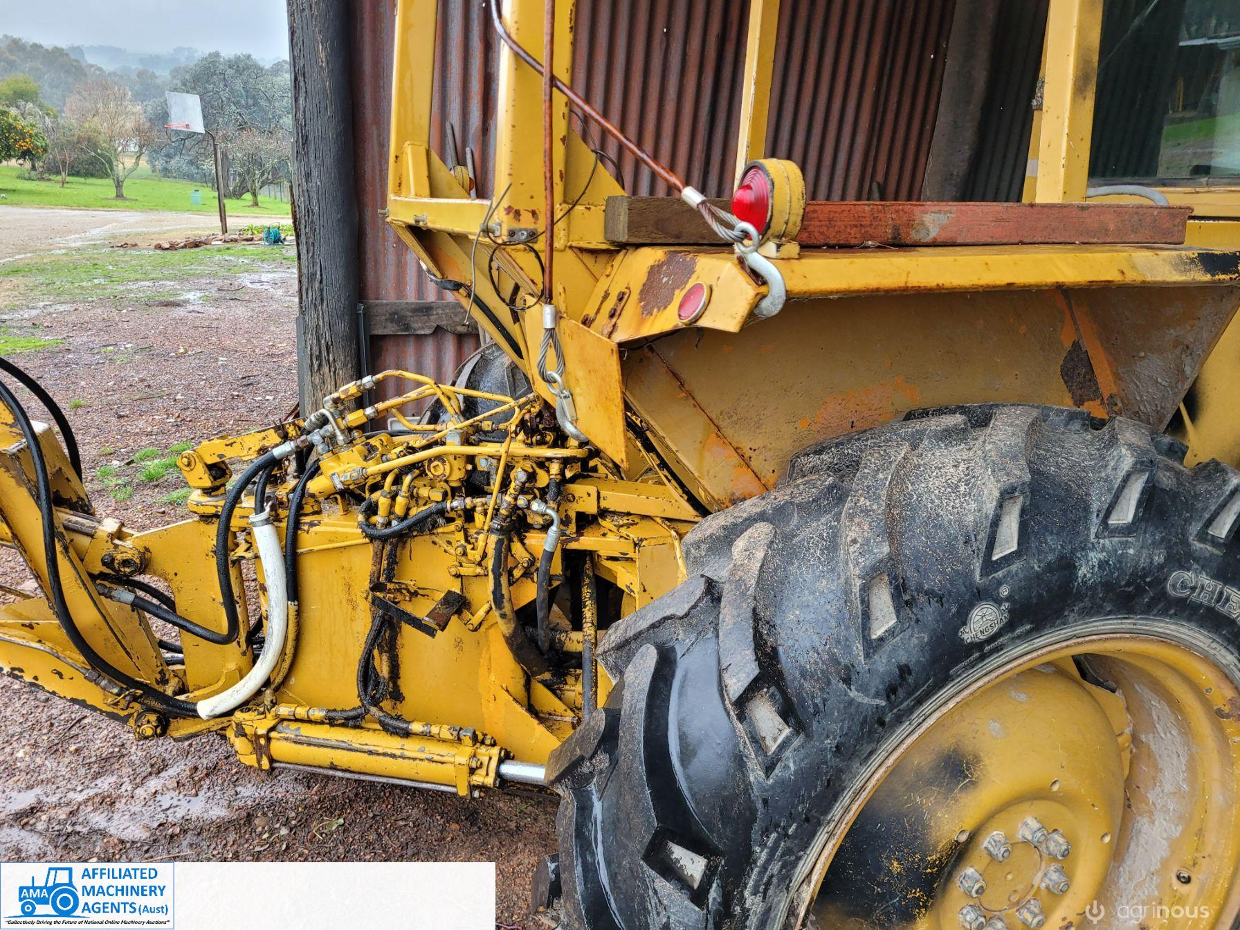 Ford 3000 FEL BackHoe - photo 15