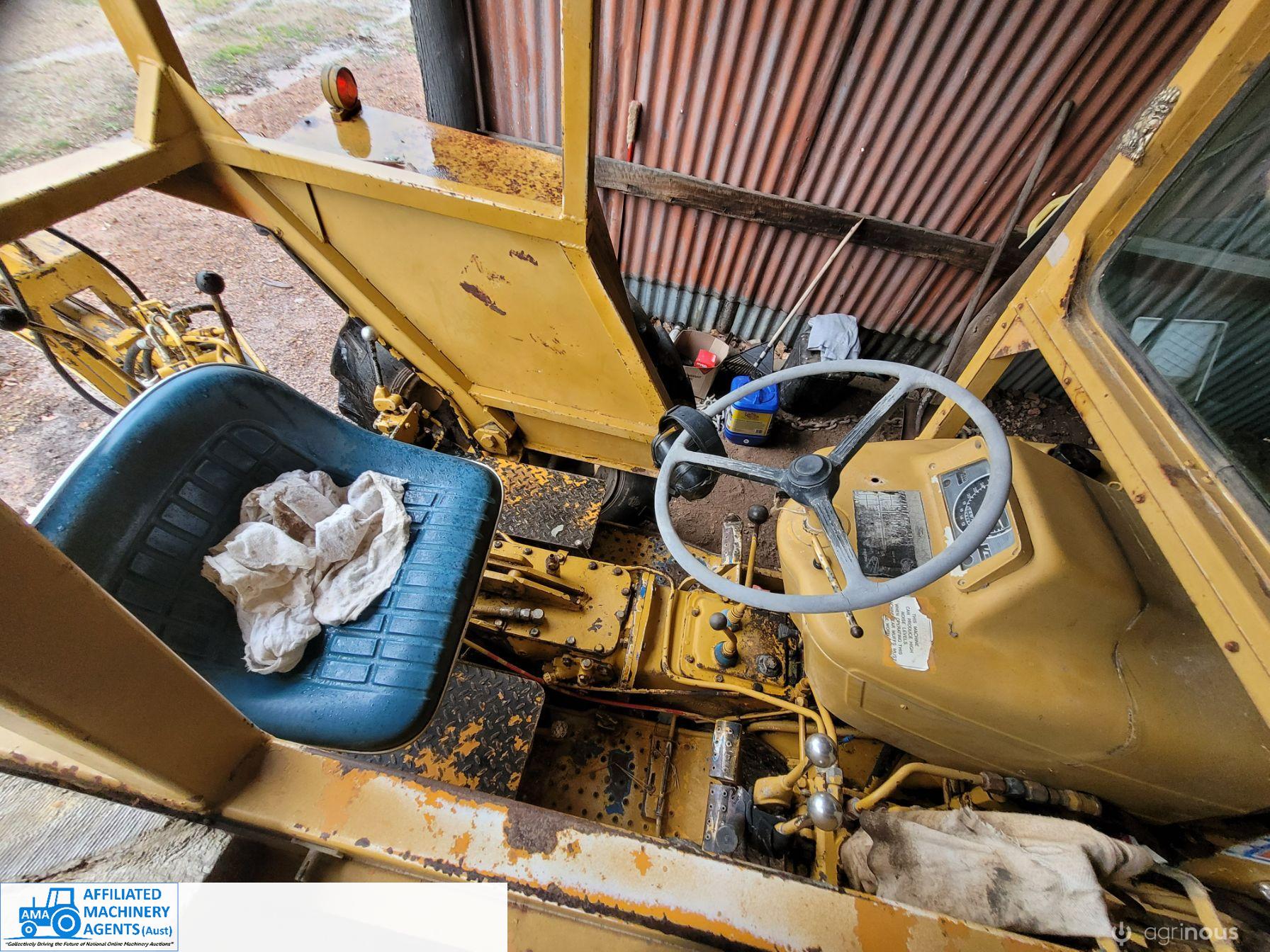 Ford 3000 FEL BackHoe - photo 16