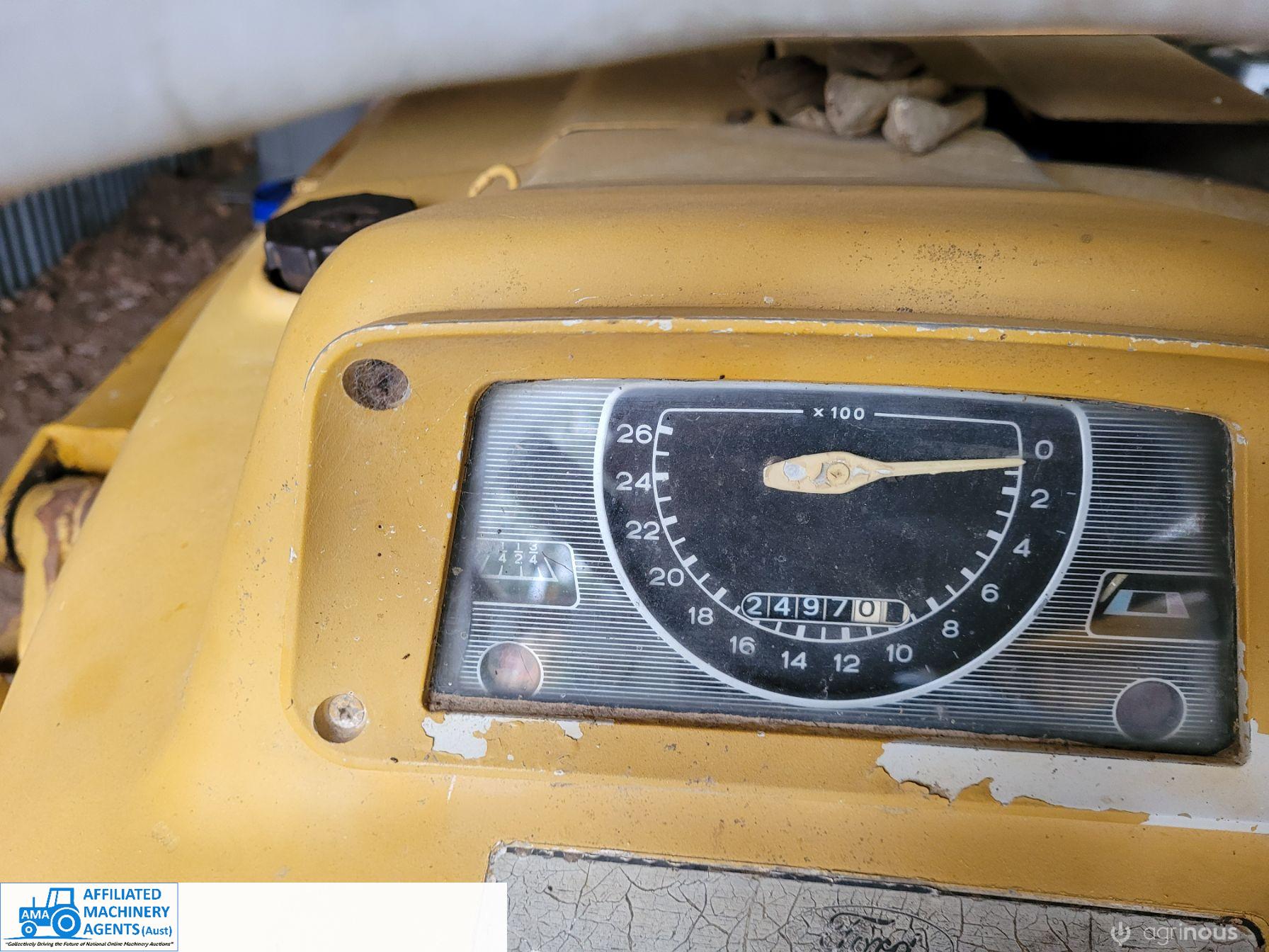 Ford 3000 FEL BackHoe - photo 17